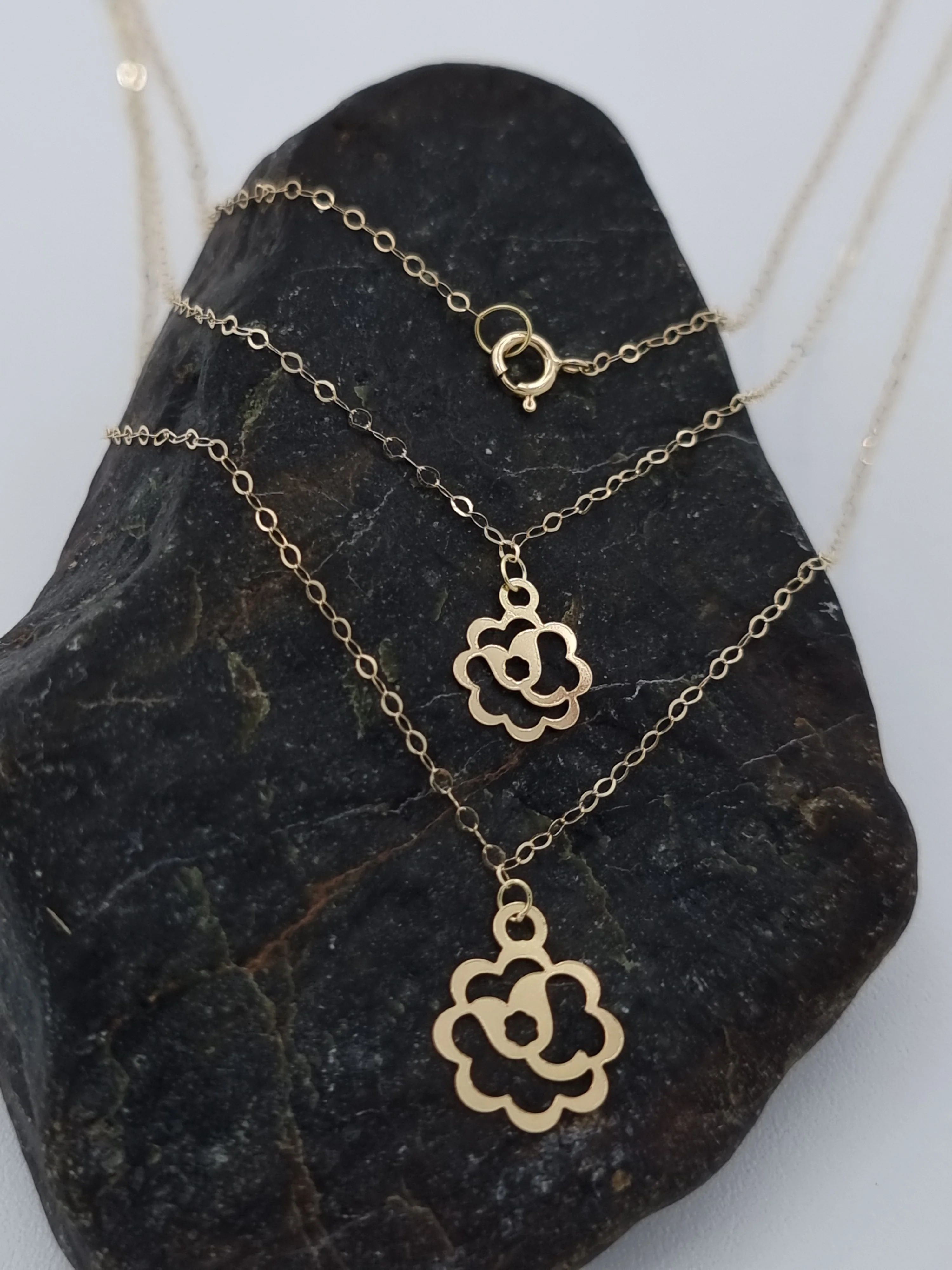 18K Pure Gold 2 Layer Flower Necklace - Image 4