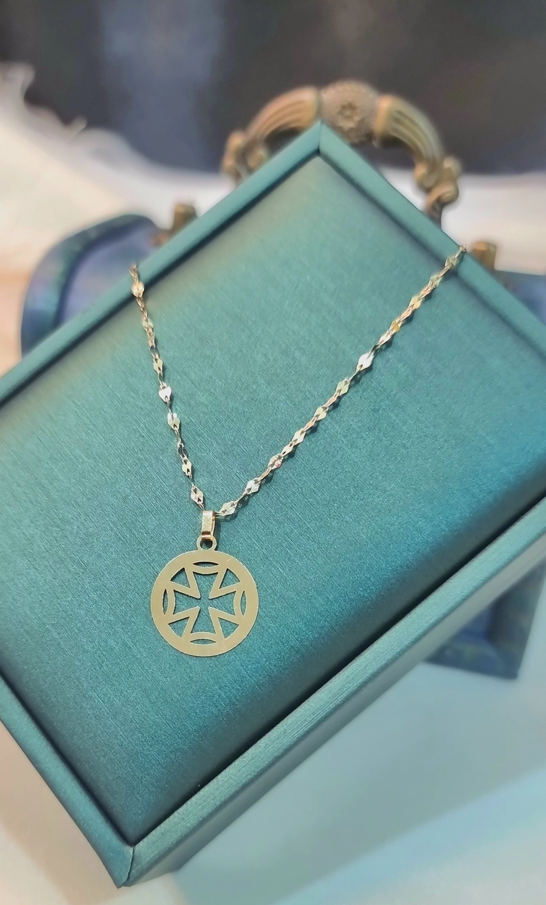 18K Pure Gold Cross Design Necklace - Image 6