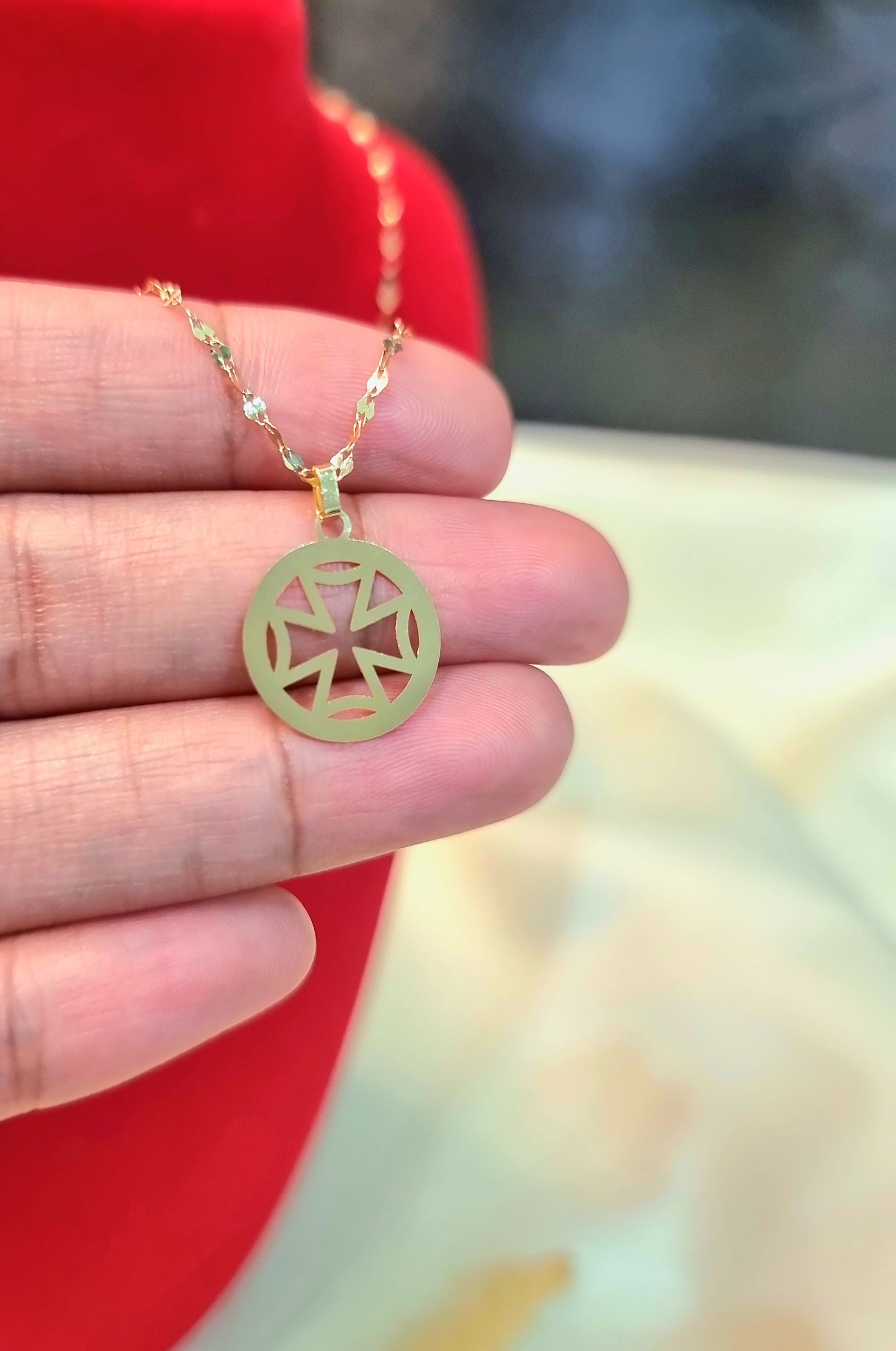 18K Pure Gold Cross Design Necklace - Image 7