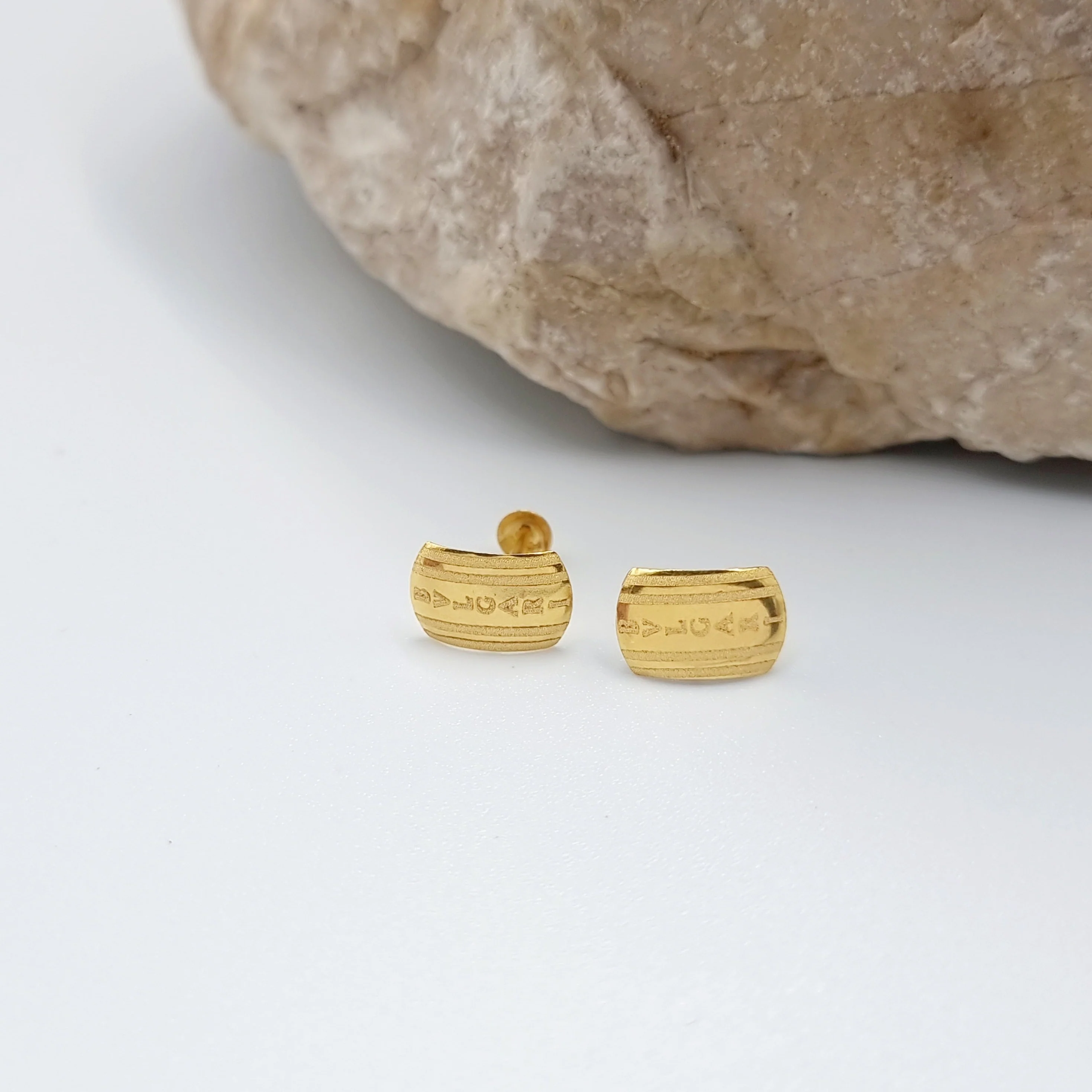 18K Pure Gold Elegant Stud Earring Set - Image 4