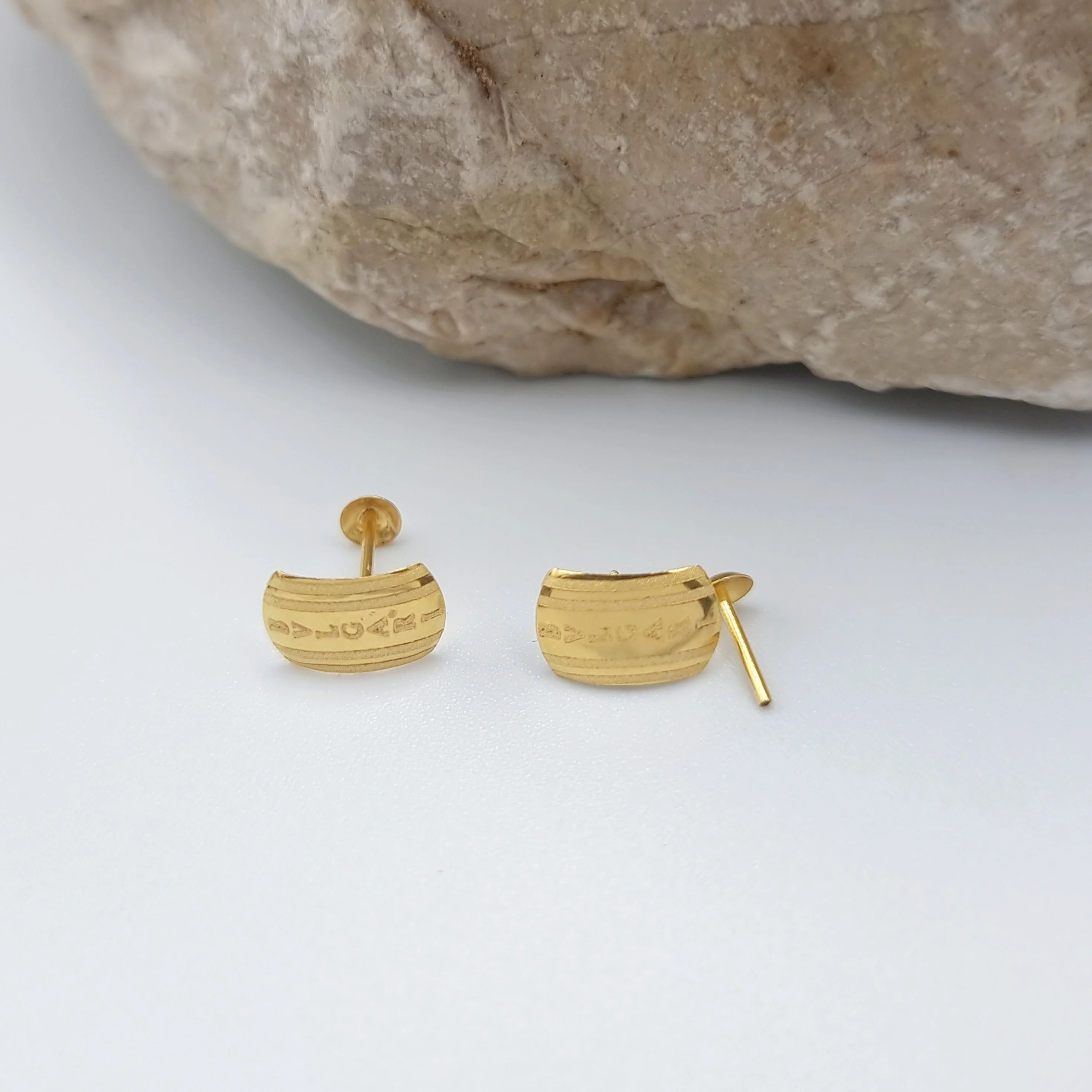 18K Pure Gold Elegant Stud Earring Set - Image 5
