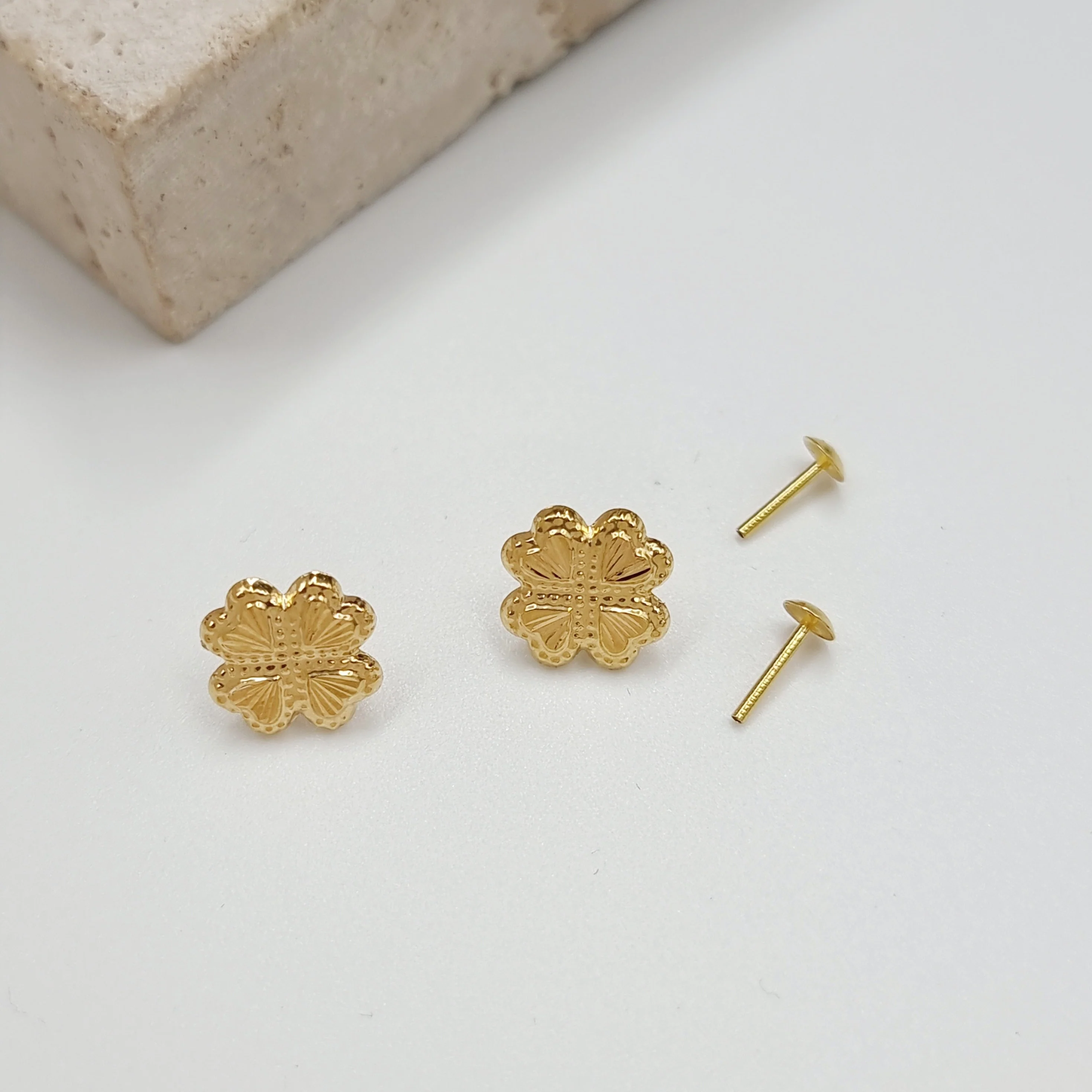 18K Pure Gold Butterfly Screw Earring Set - Image 3