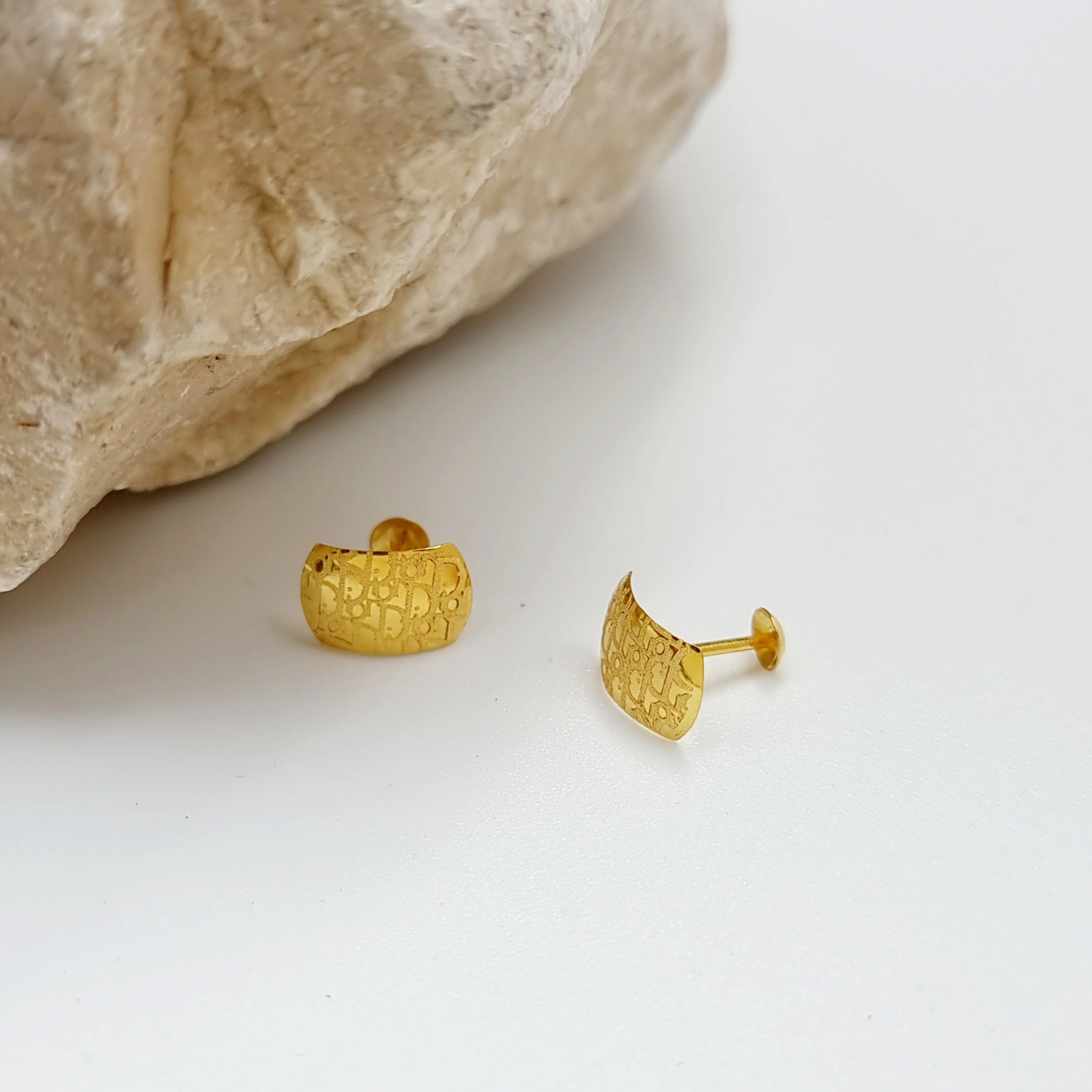 18K Pure Gold Elegant Stud Earring Set - Image 3