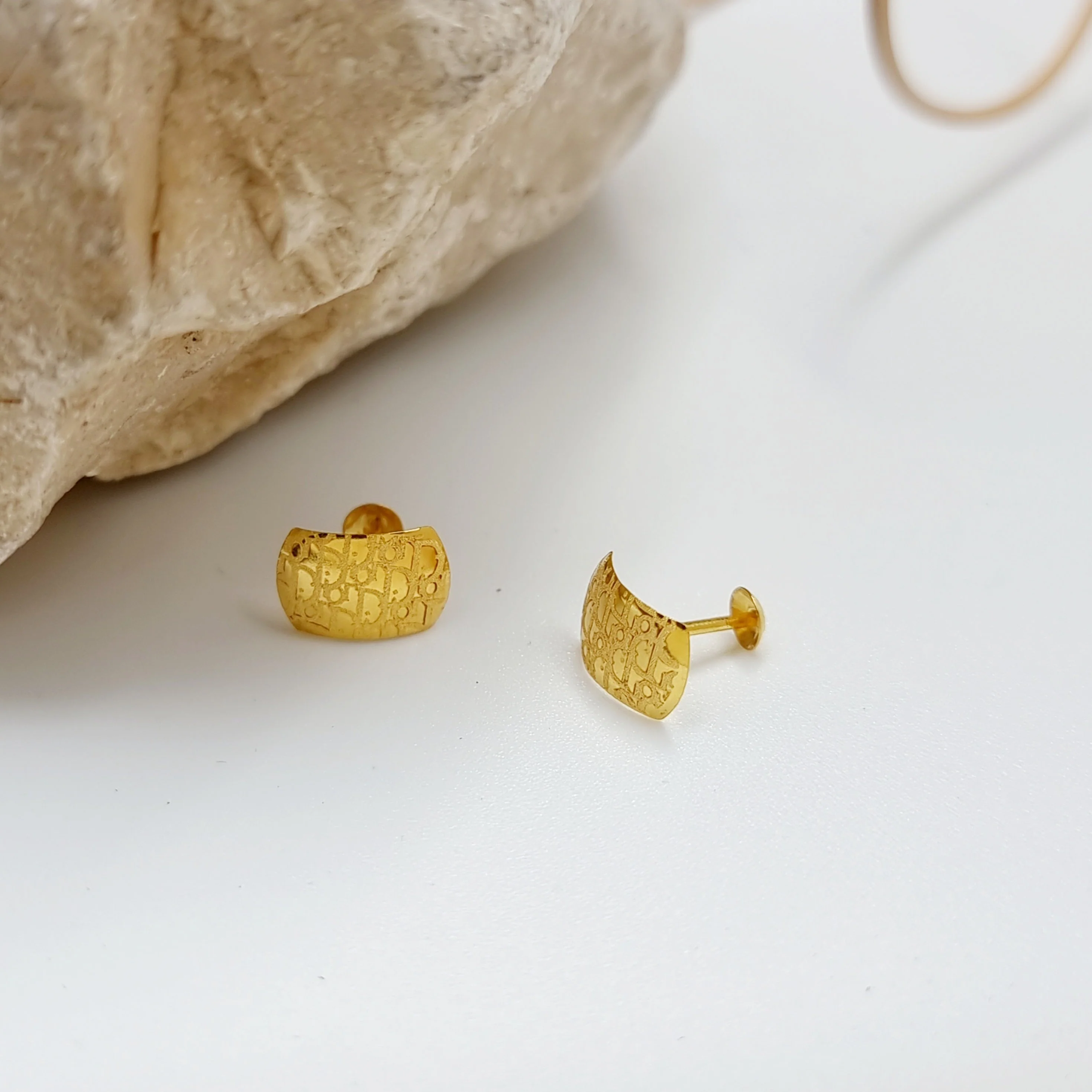 18K Pure Gold Elegant Stud Earring Set - Image 4