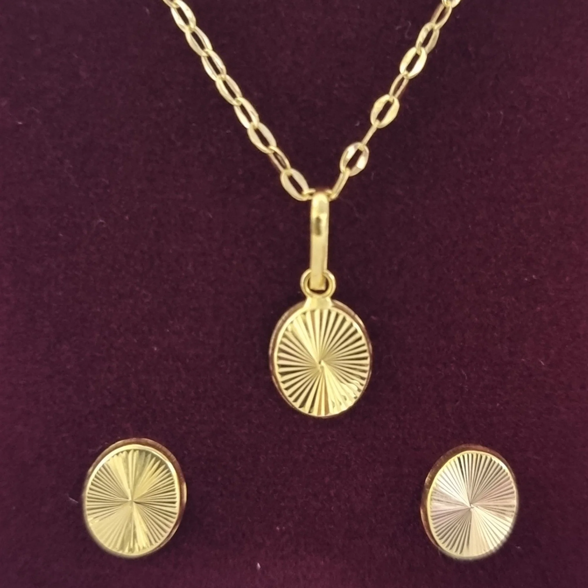 18K Pure Gold Fine Lined Oval Jewelry Set - Image 3
