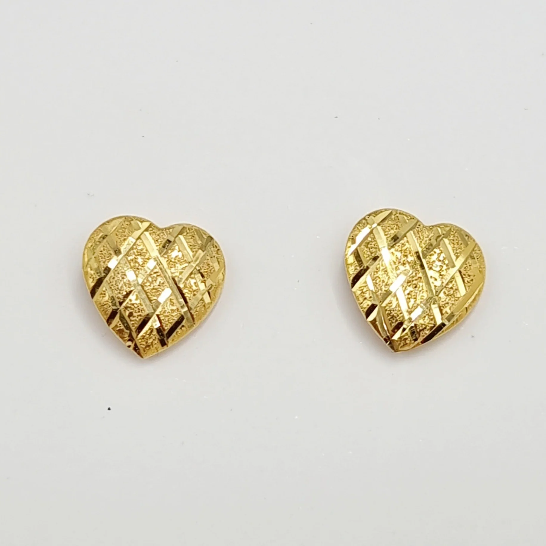 18K Pure Gold Heart Net Screw Earring Set - Image 3
