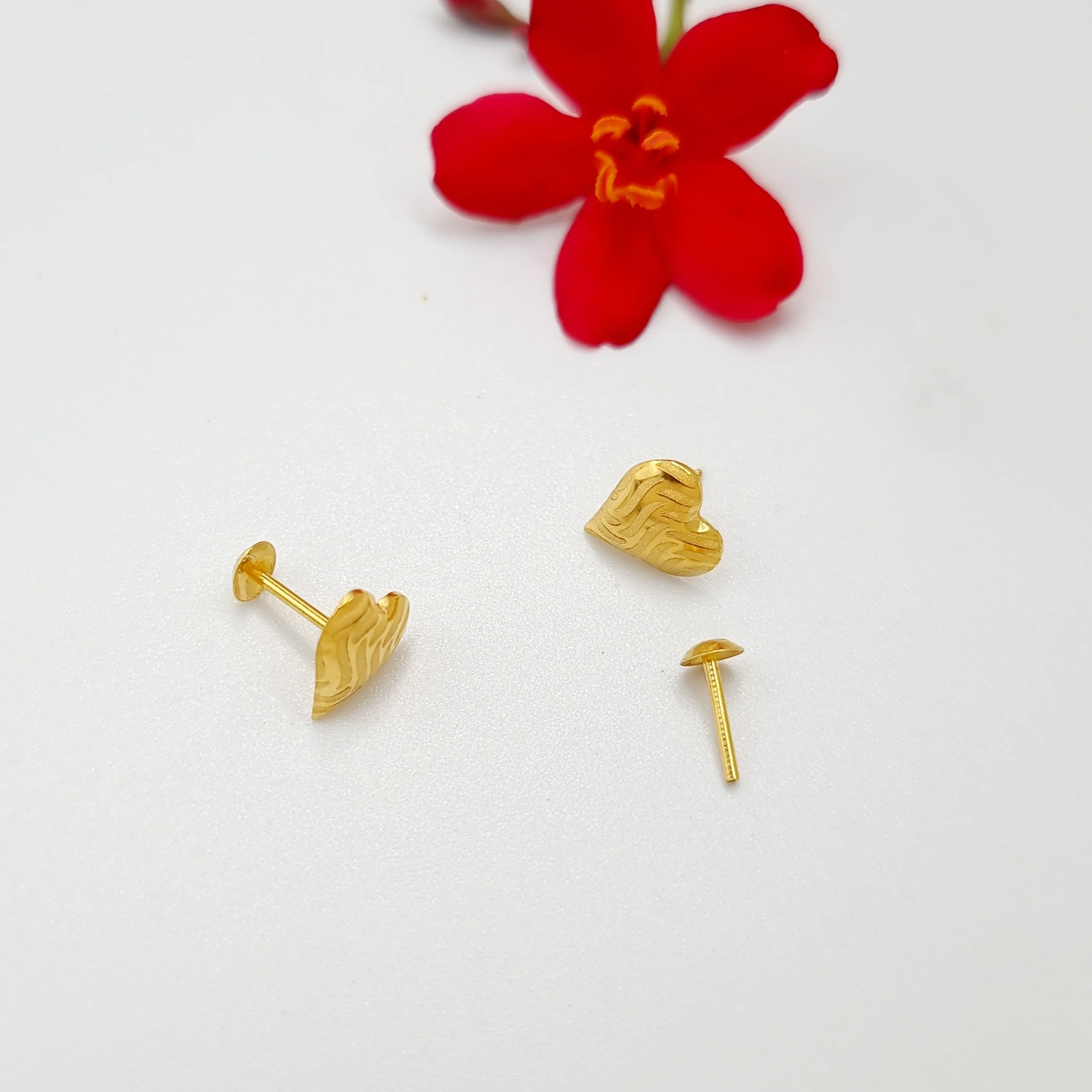 18K Pure Gold Heart Stud Earring Set - Image 4