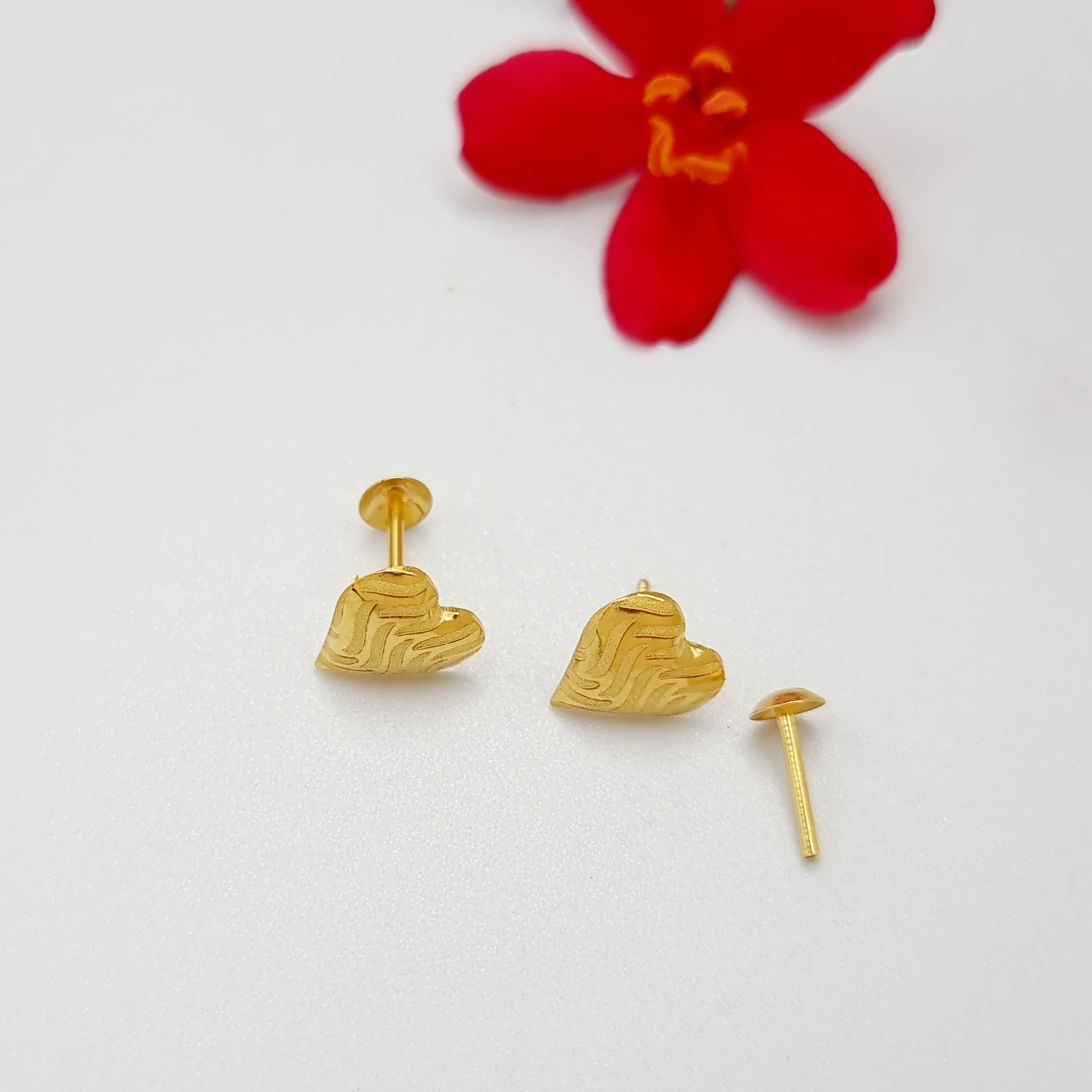 18K Pure Gold Heart Stud Earring Set - Image 5