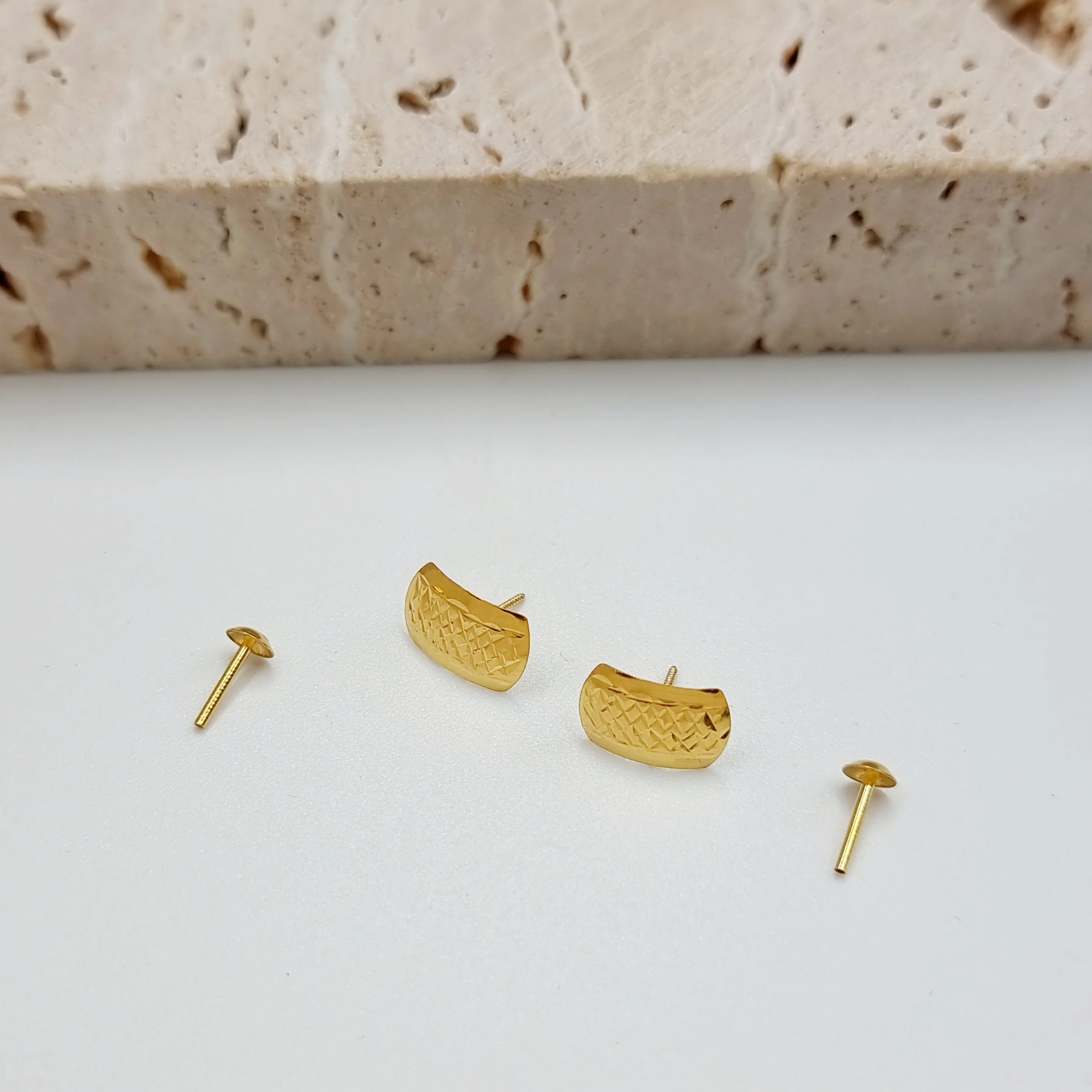 18K Pure Gold Screw Earring Set - Image 3