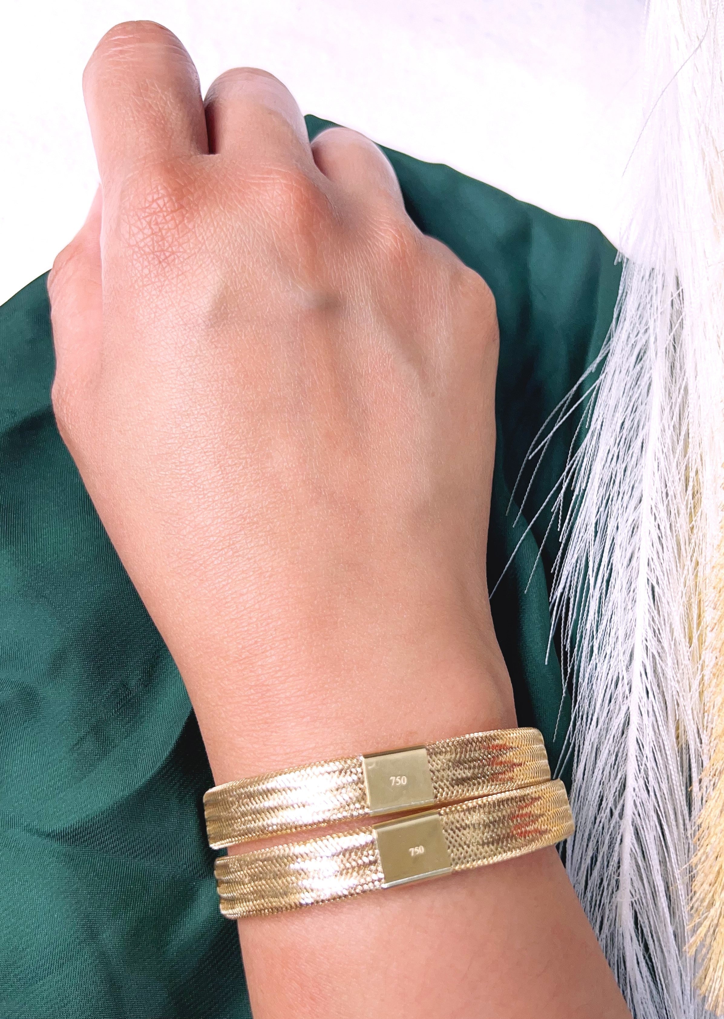 18K Pure Gold Elastic Bangle - Image 7