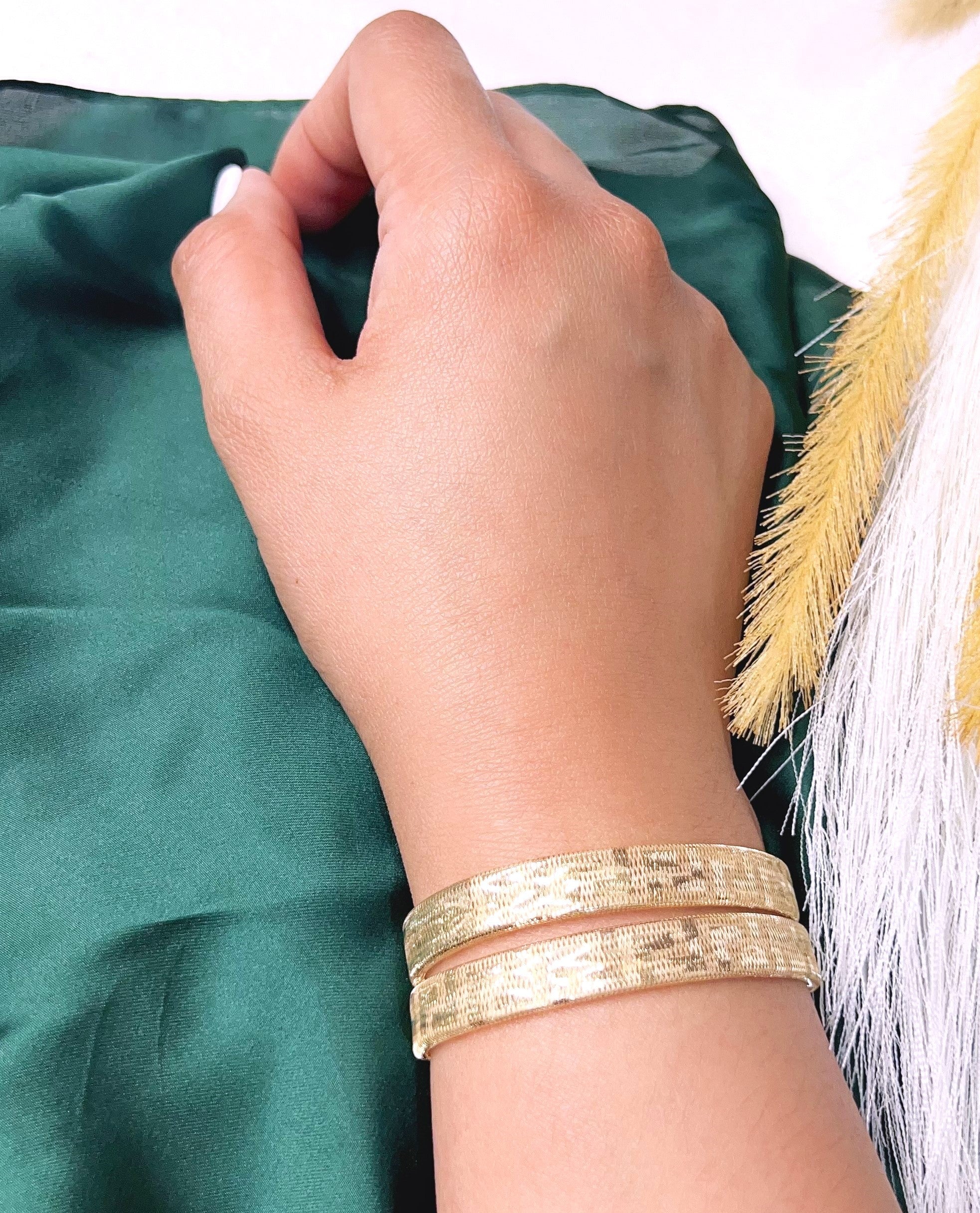 18K Pure Gold Elastic Bangle - Image 7