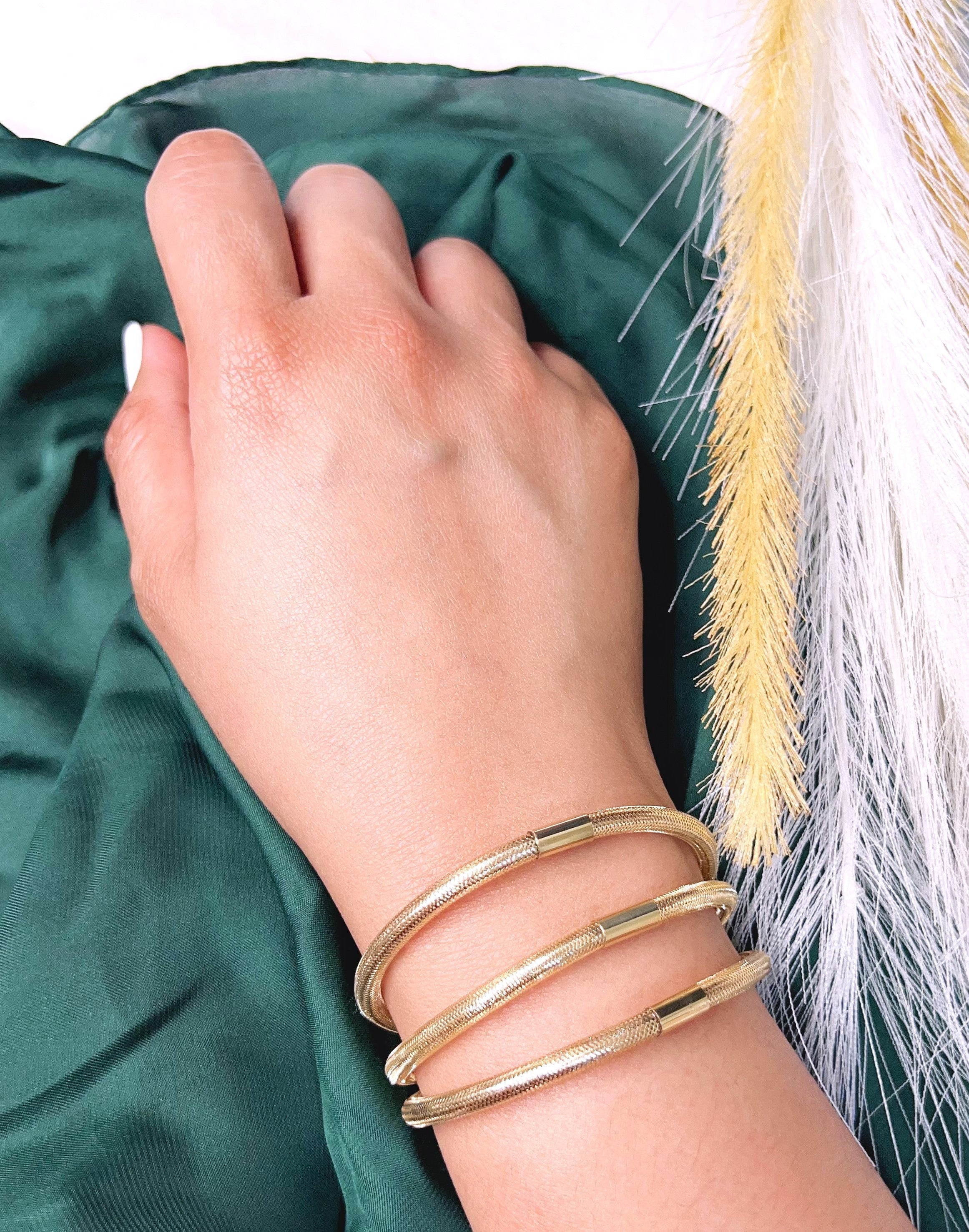 18K Pure Gold Elastic Bangle - Image 4