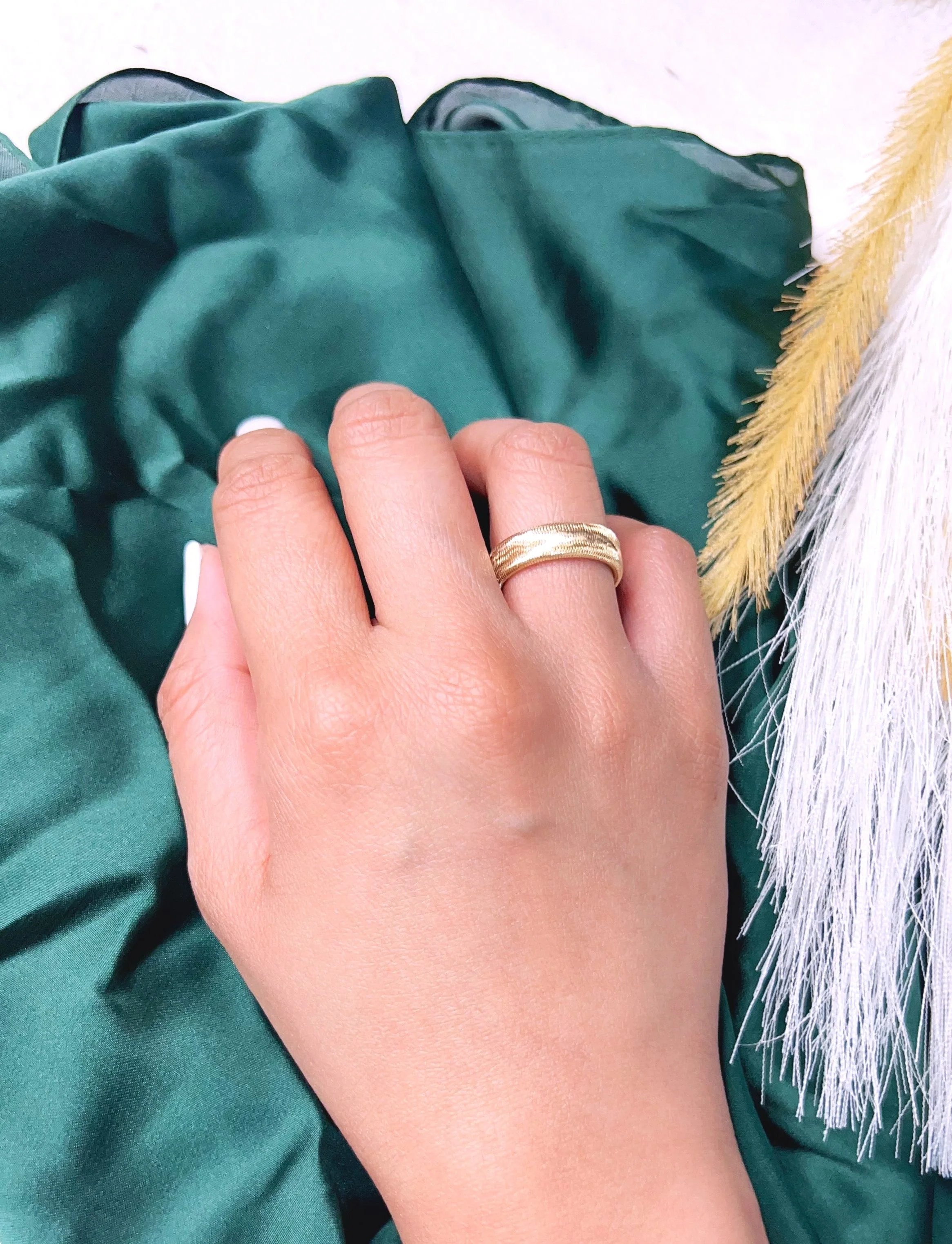 18K Pure Gold Elastic Ring - Image 3