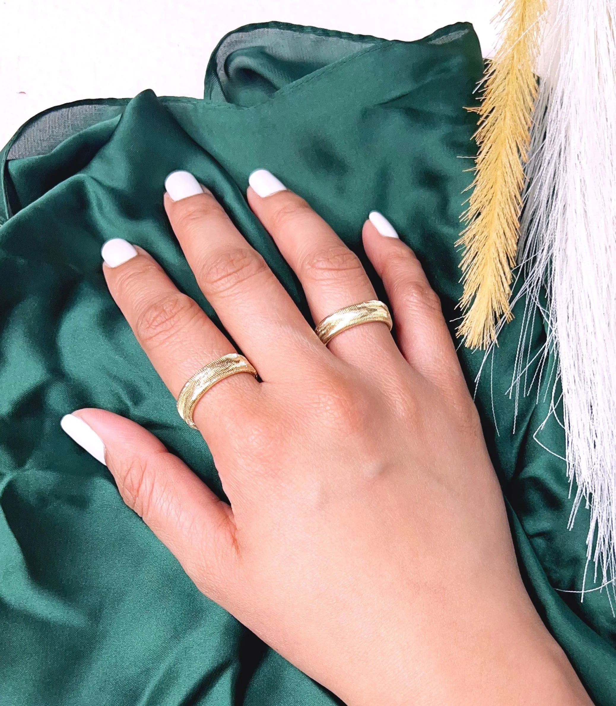 18K Pure Gold Elastic Ring - Image 4