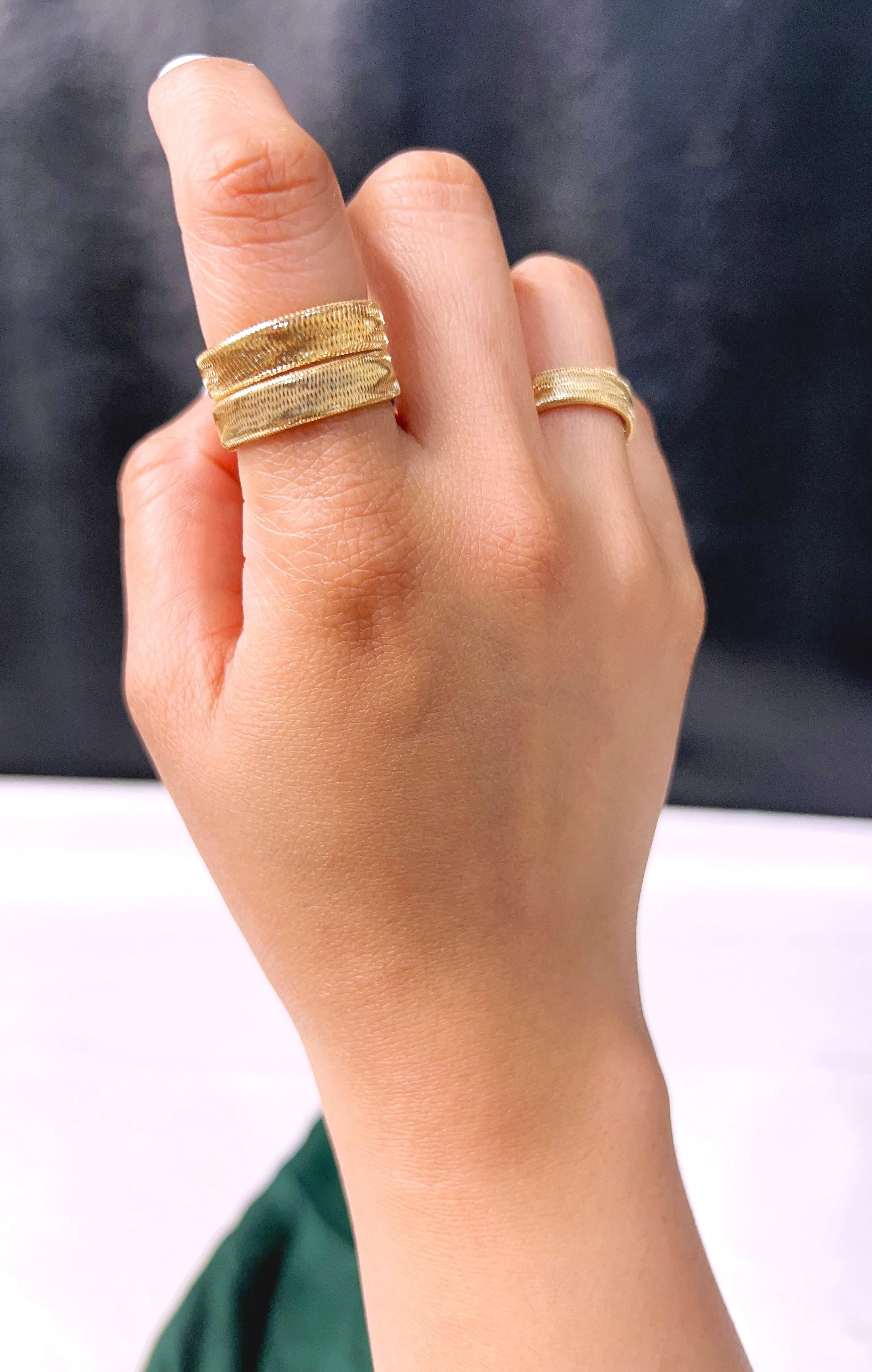 18K Pure Gold Elastic Ring - Image 7