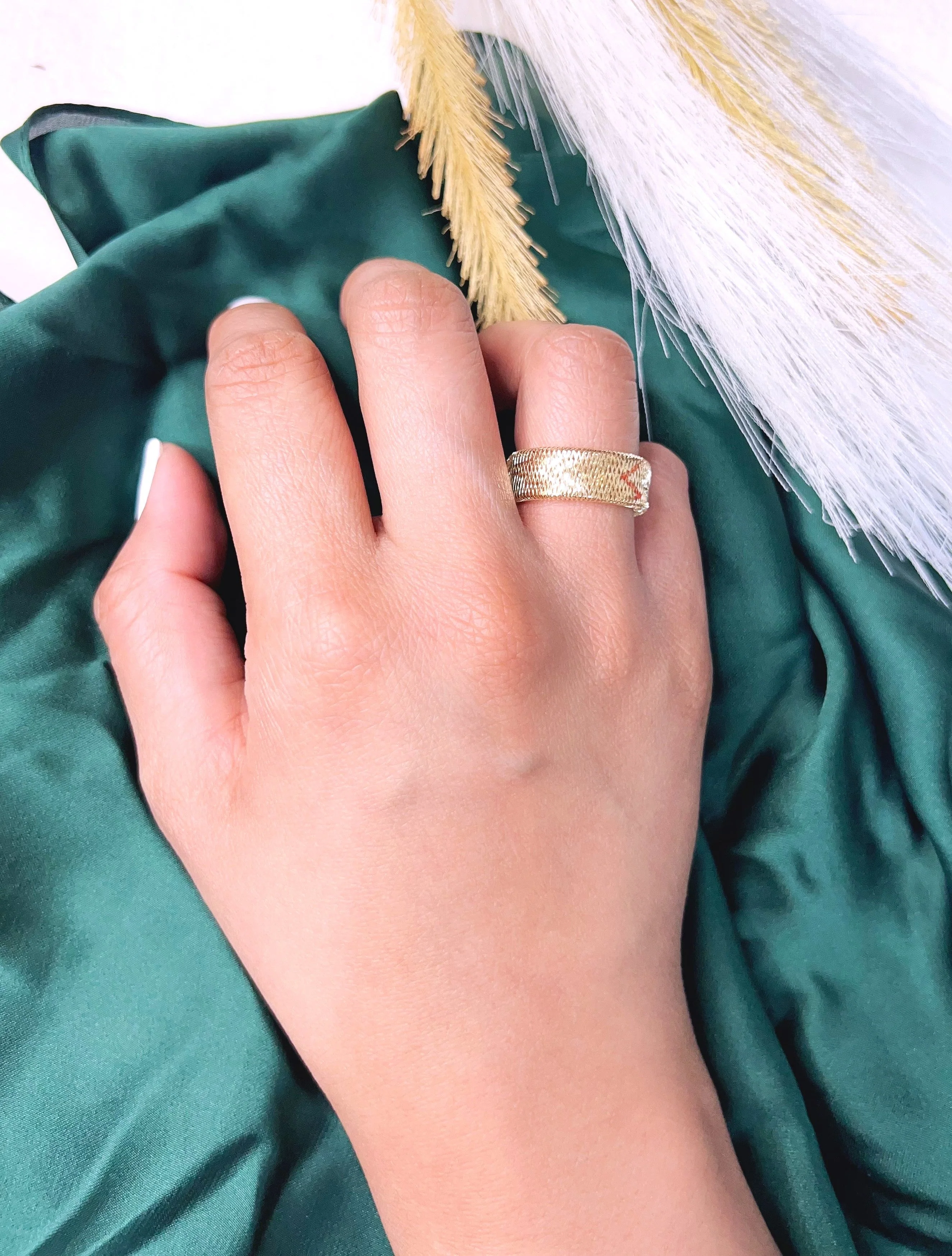 18K Real Gold Elastic Ring - Image 4