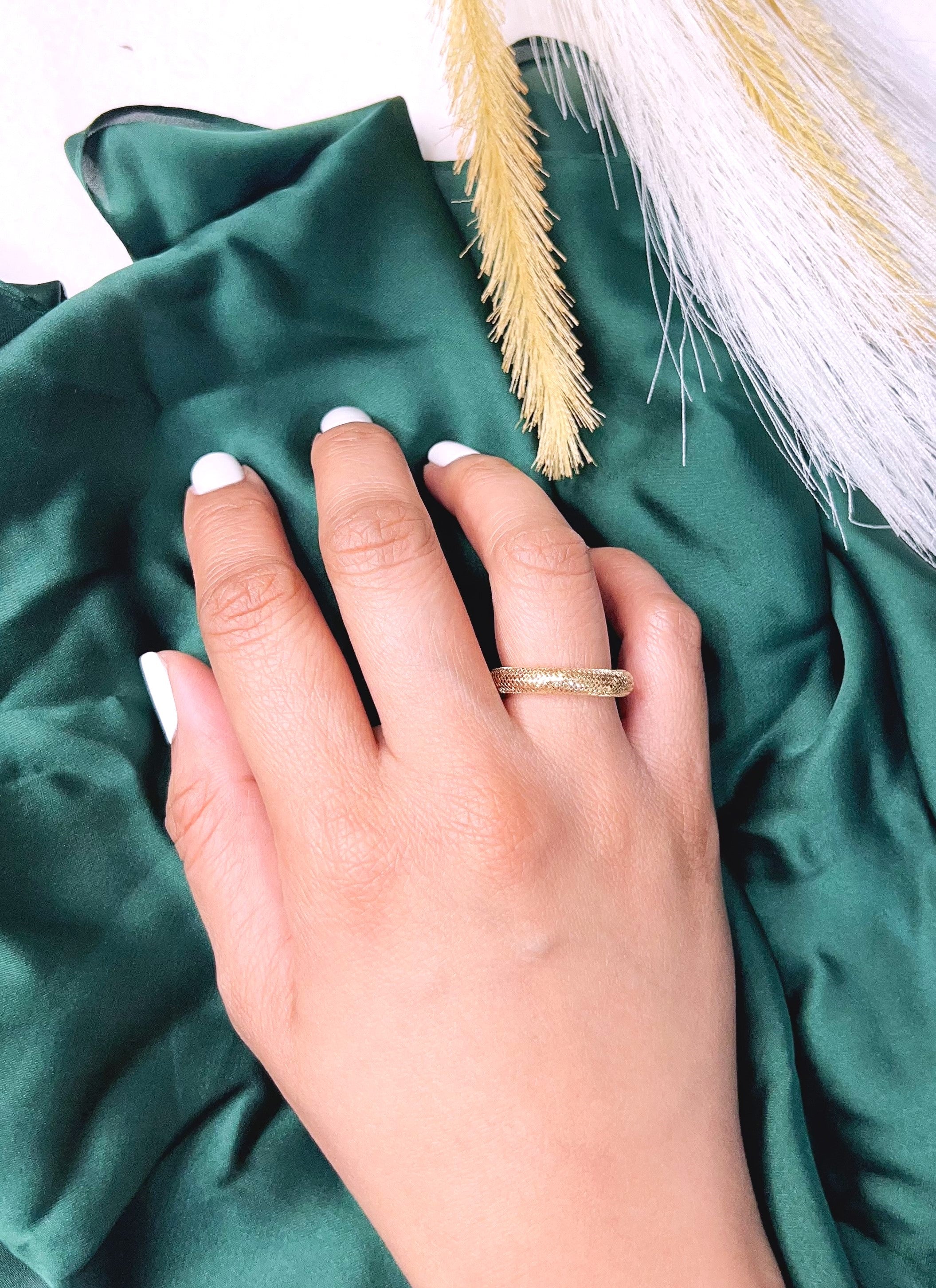 18K Pure Gold Elastic Ring - Image 3