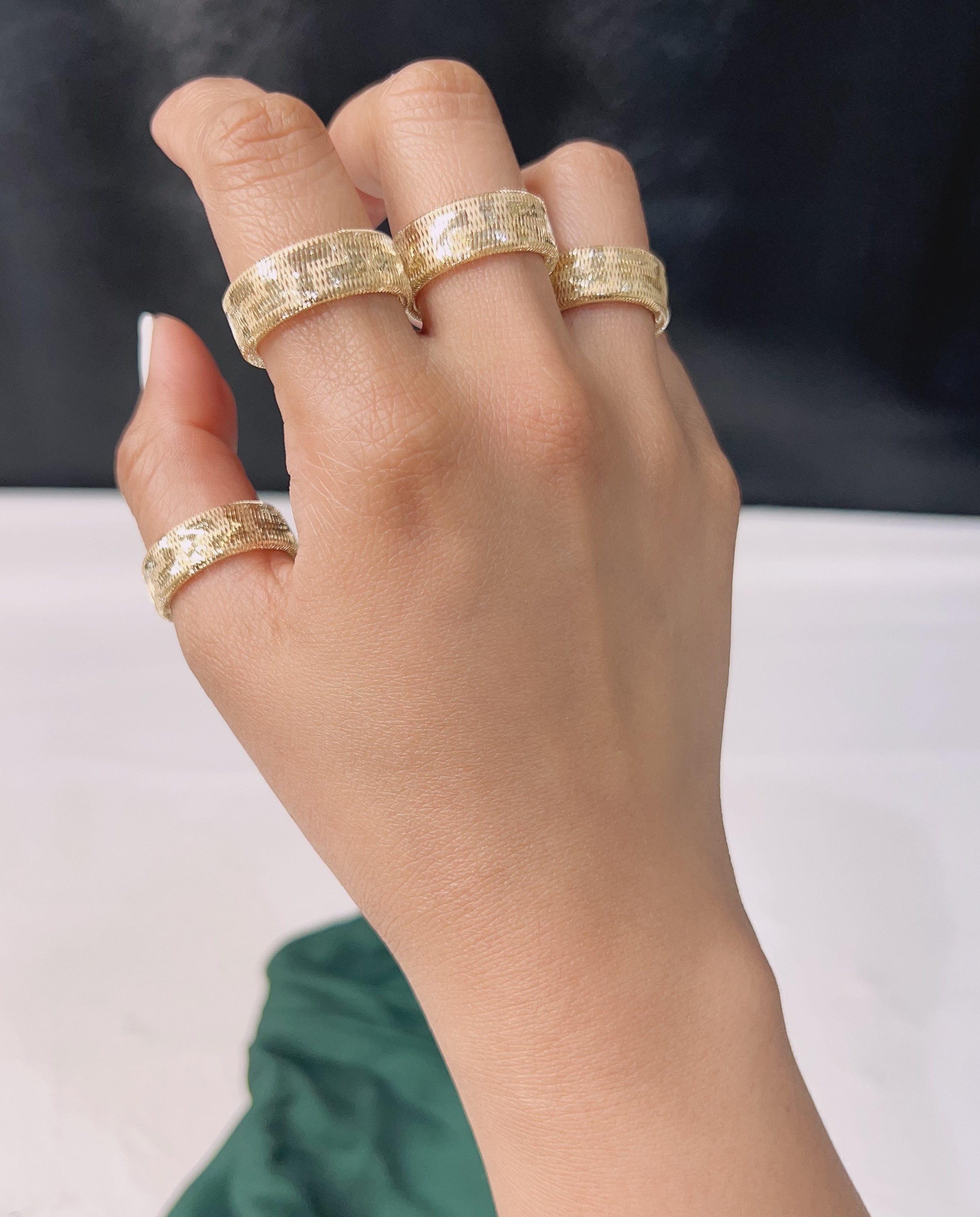 18K Pure Gold Elastic Ring - Image 5