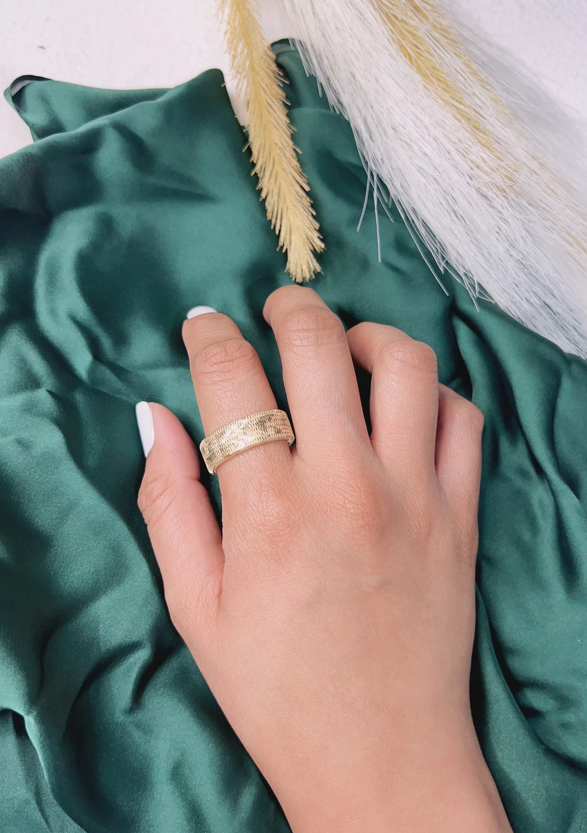 18K Pure Gold Elastic Ring - Image 6