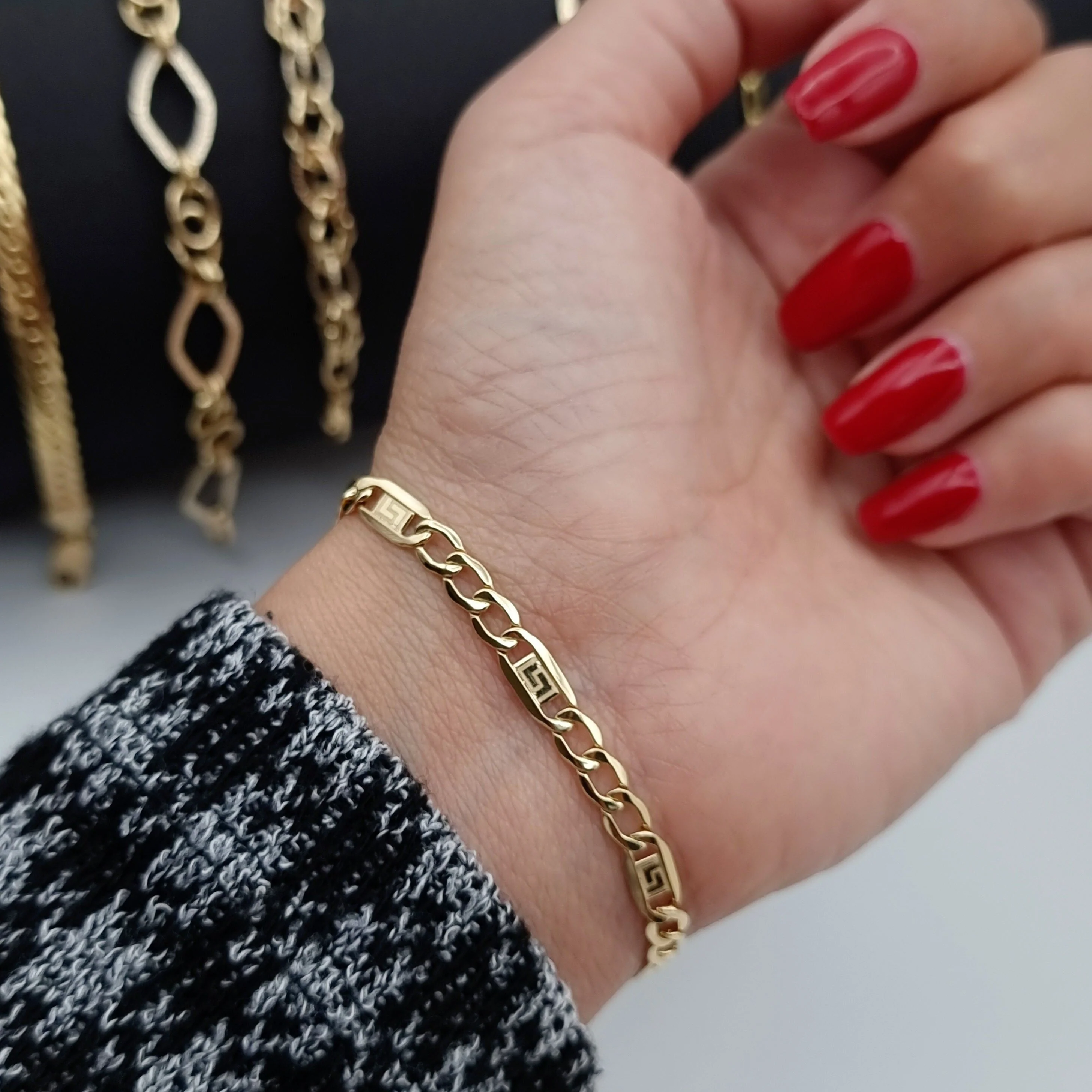 18K Pure Gold Elegant Flat Link Bracelet - Image 4