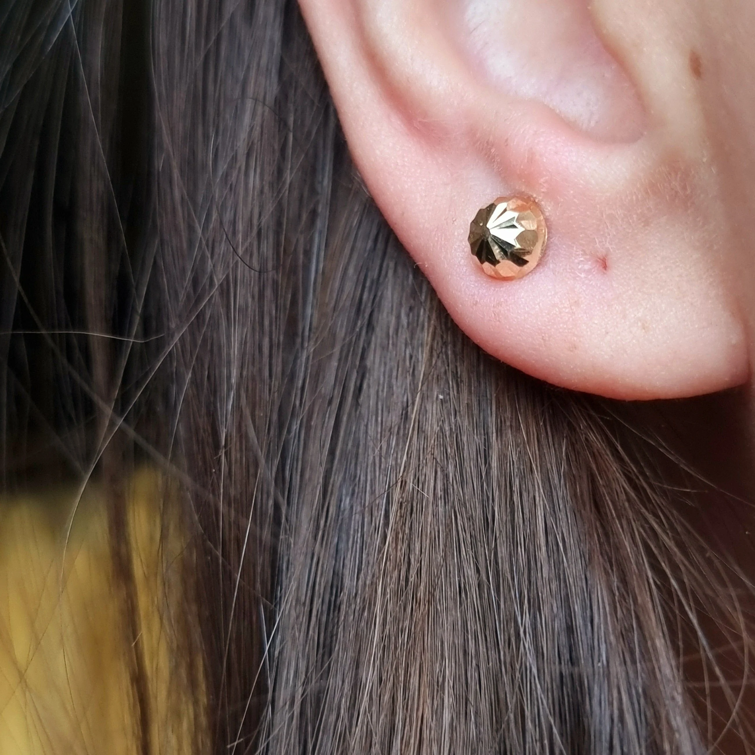 18K Pure Gold Stud Earrings - Image 5
