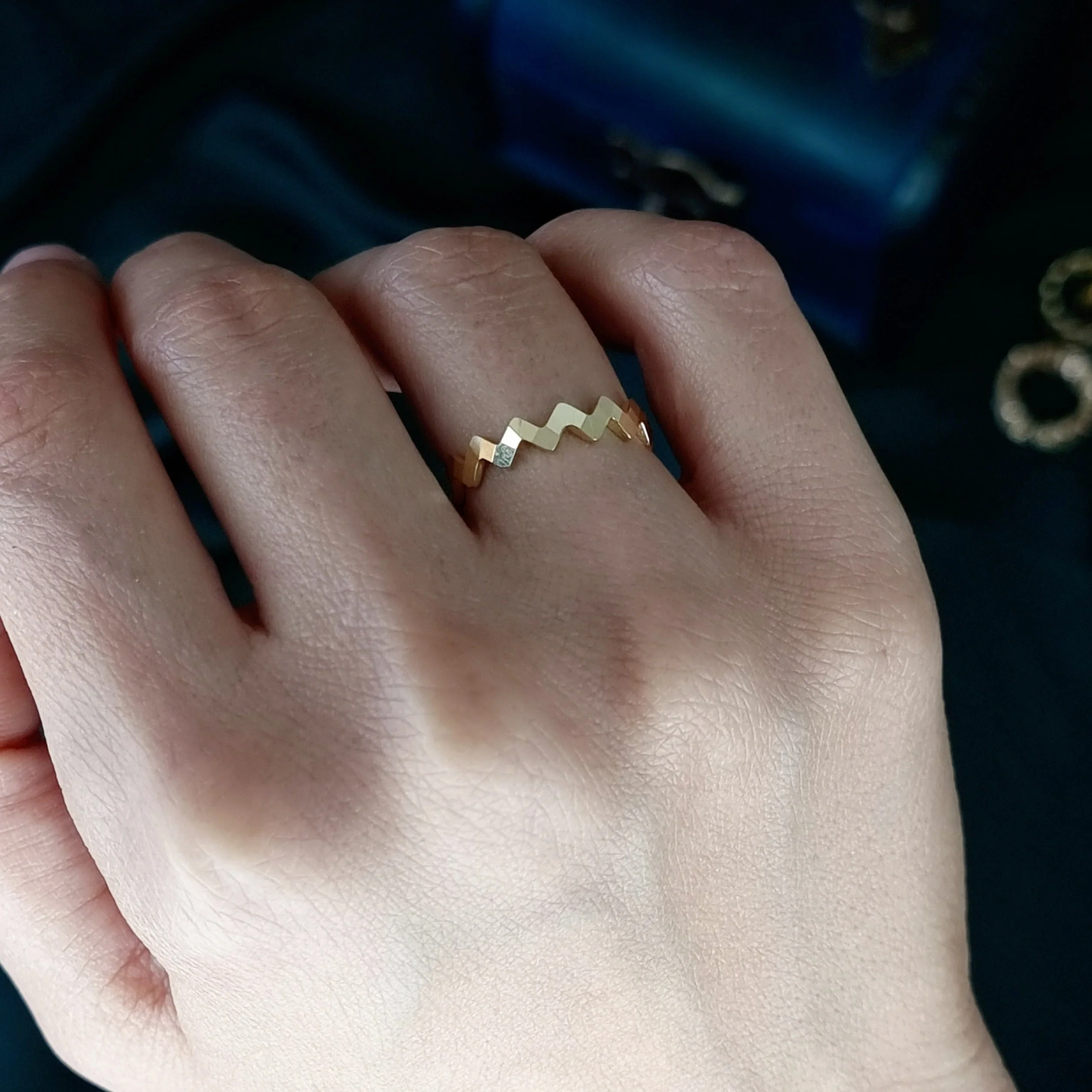 18K Pure Gold Twisted Ring - Image 3
