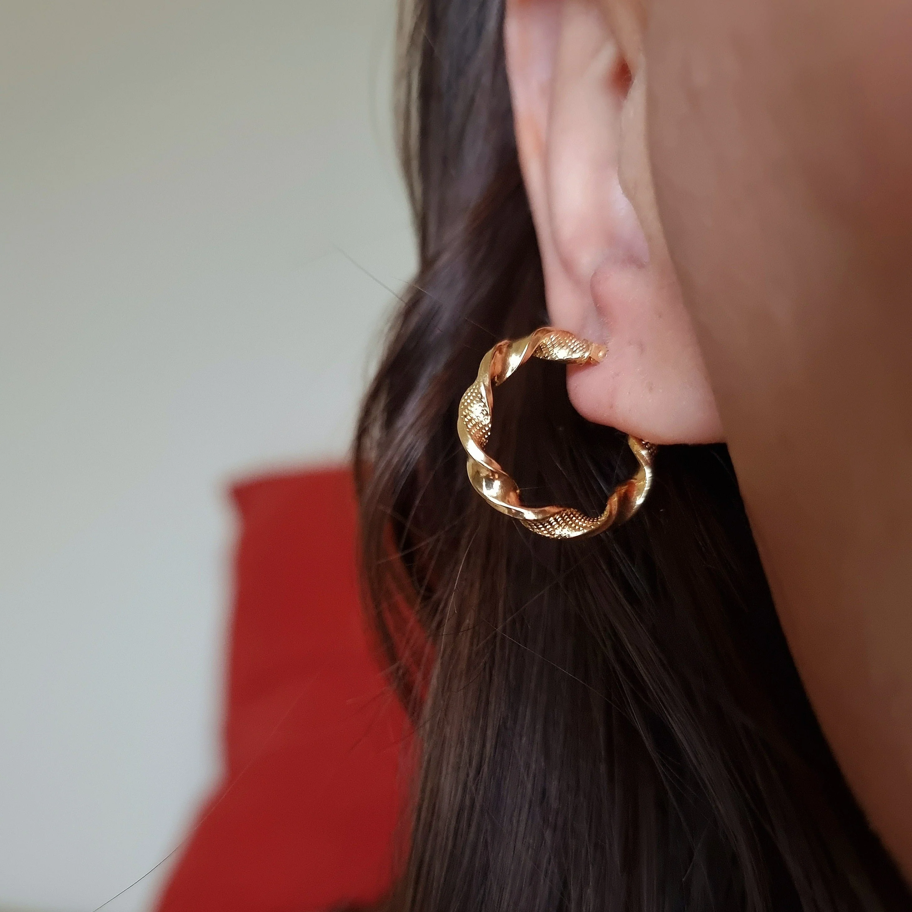 18K Pure Gold Twisted Round Earrings - Image 4