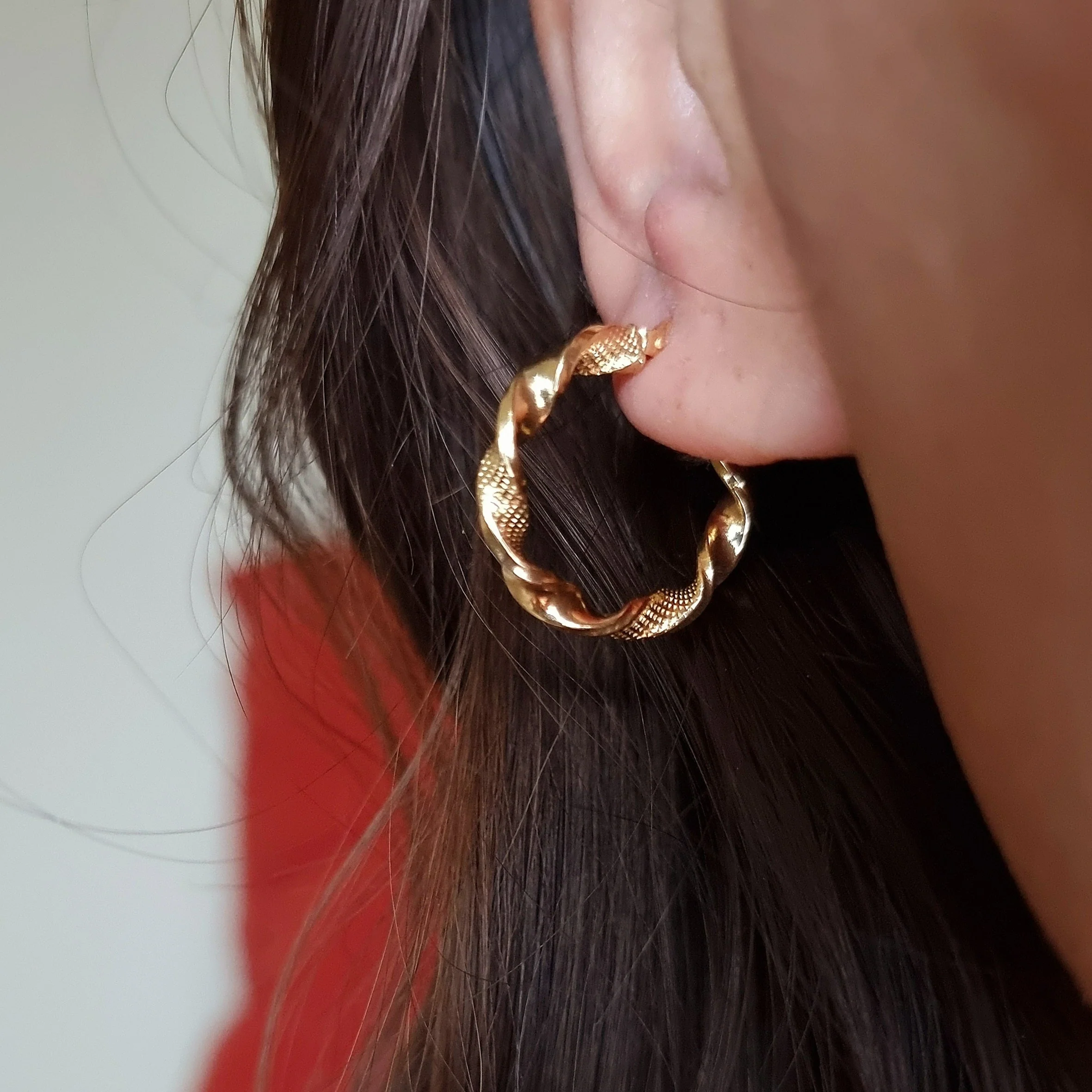 18K Pure Gold Twisted Round Earrings - Image 5