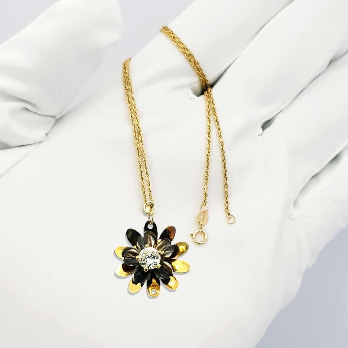 18K Pure Gold Flower w/ Zircon Stone Design Necklace - Image 6