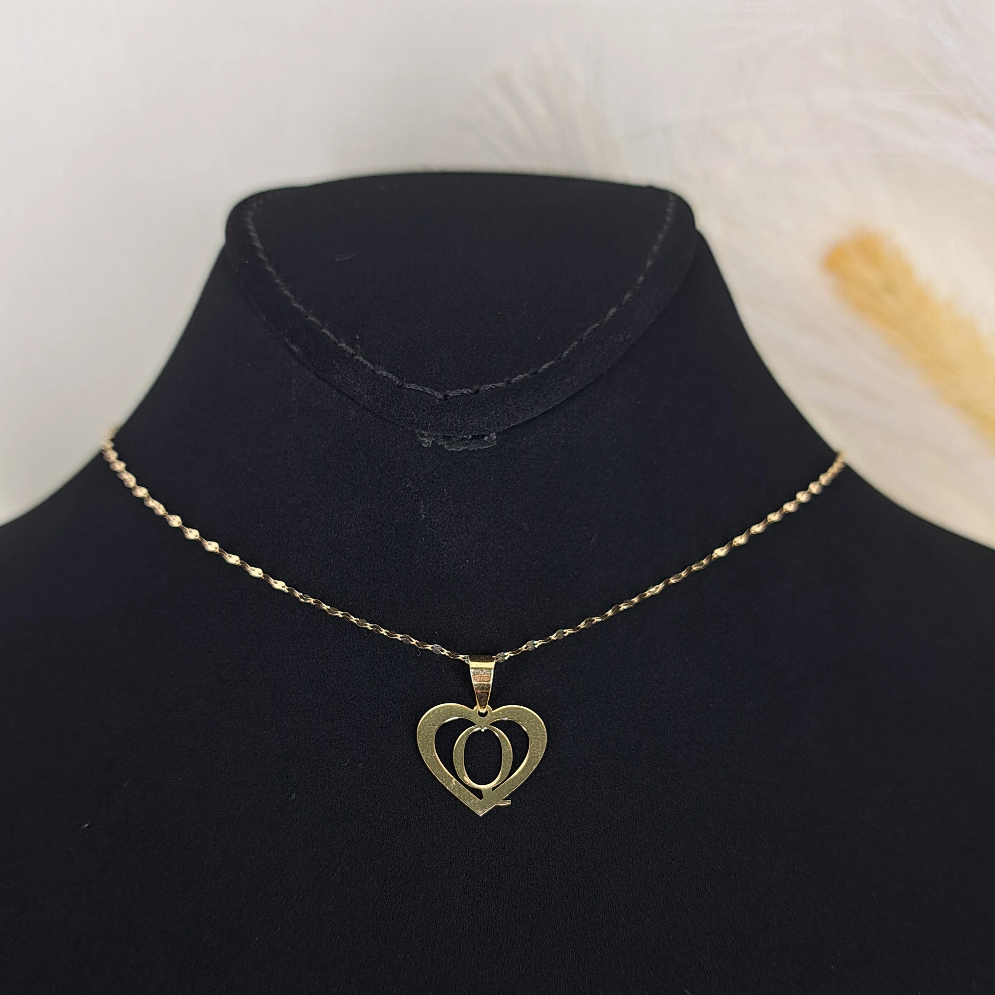 18K Pure Gold Heart Letter Q Design Necklace - Image 4