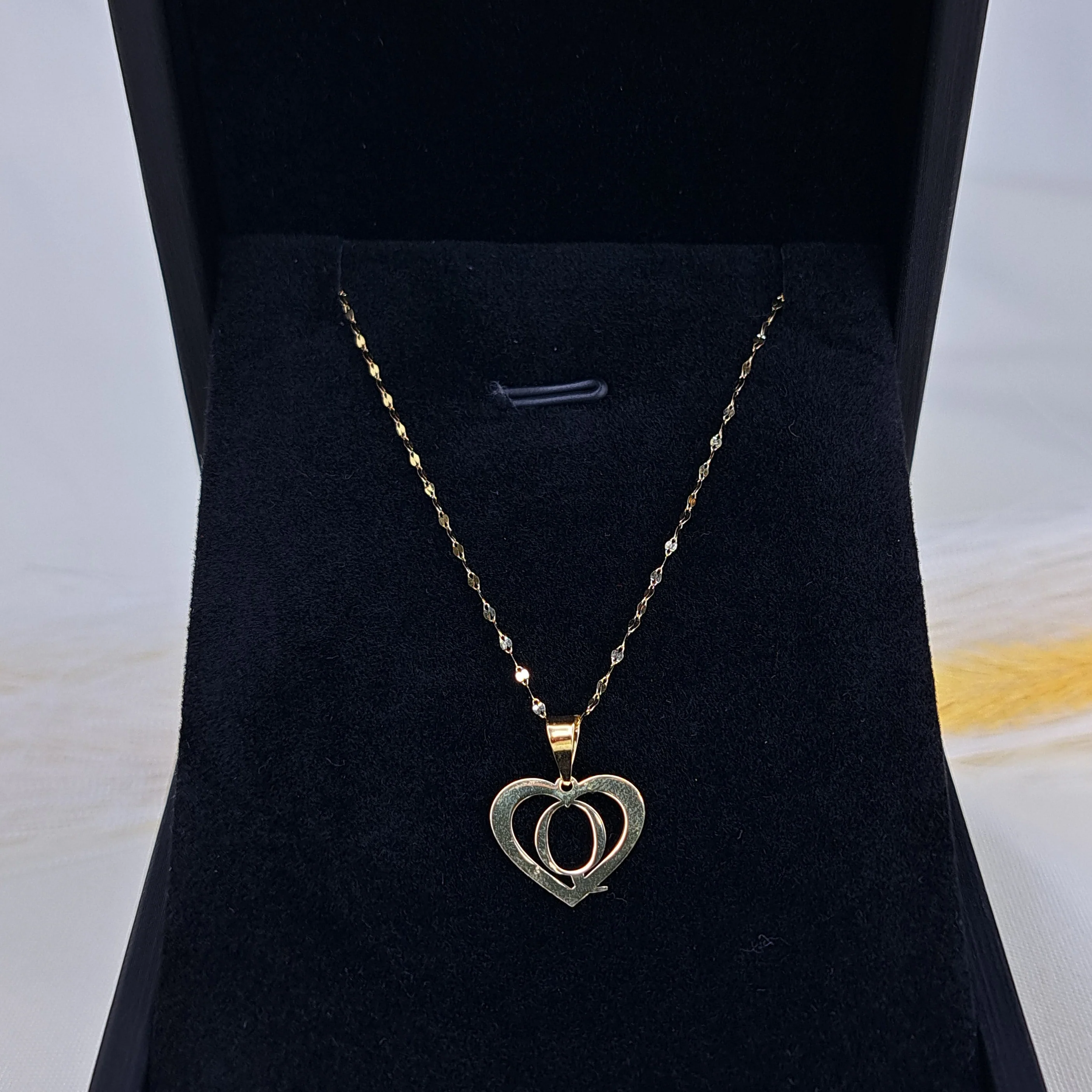 18K Pure Gold Heart Letter Q Design Necklace - Image 7