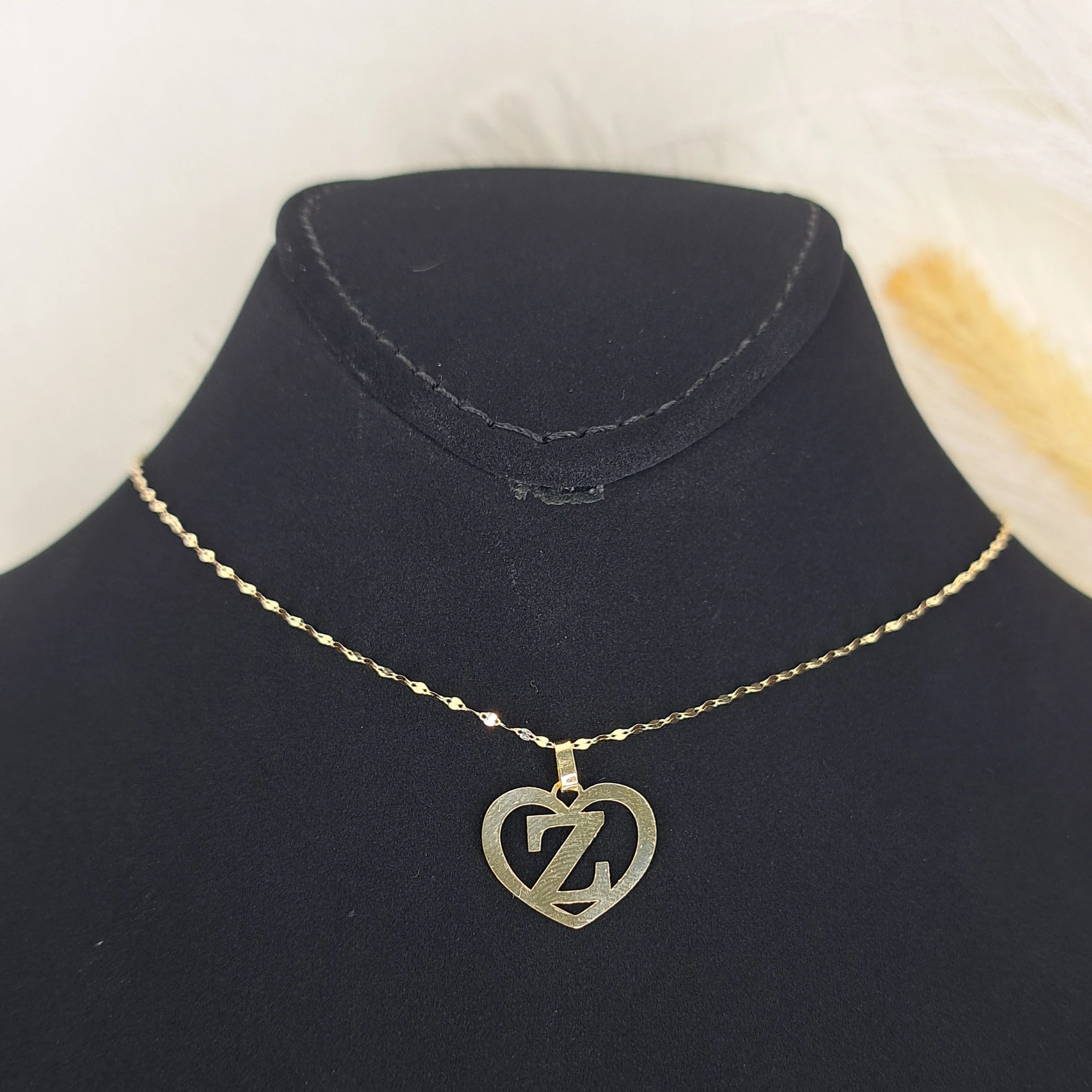 18K Pure Gold Heart Letter Z Design Necklace - Image 3