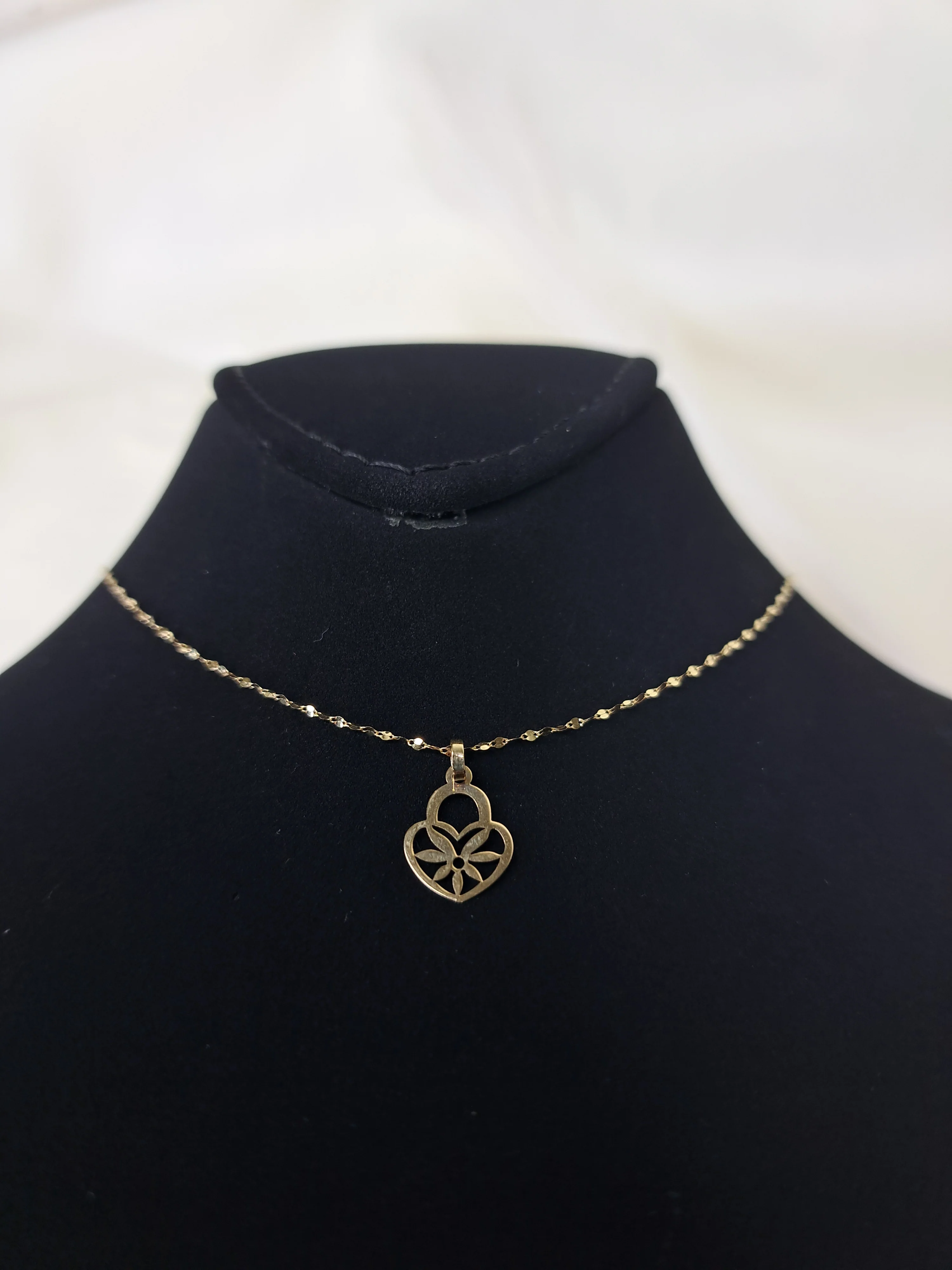 18K Pure Gold Heart With Flower Design Necklace - Image 5