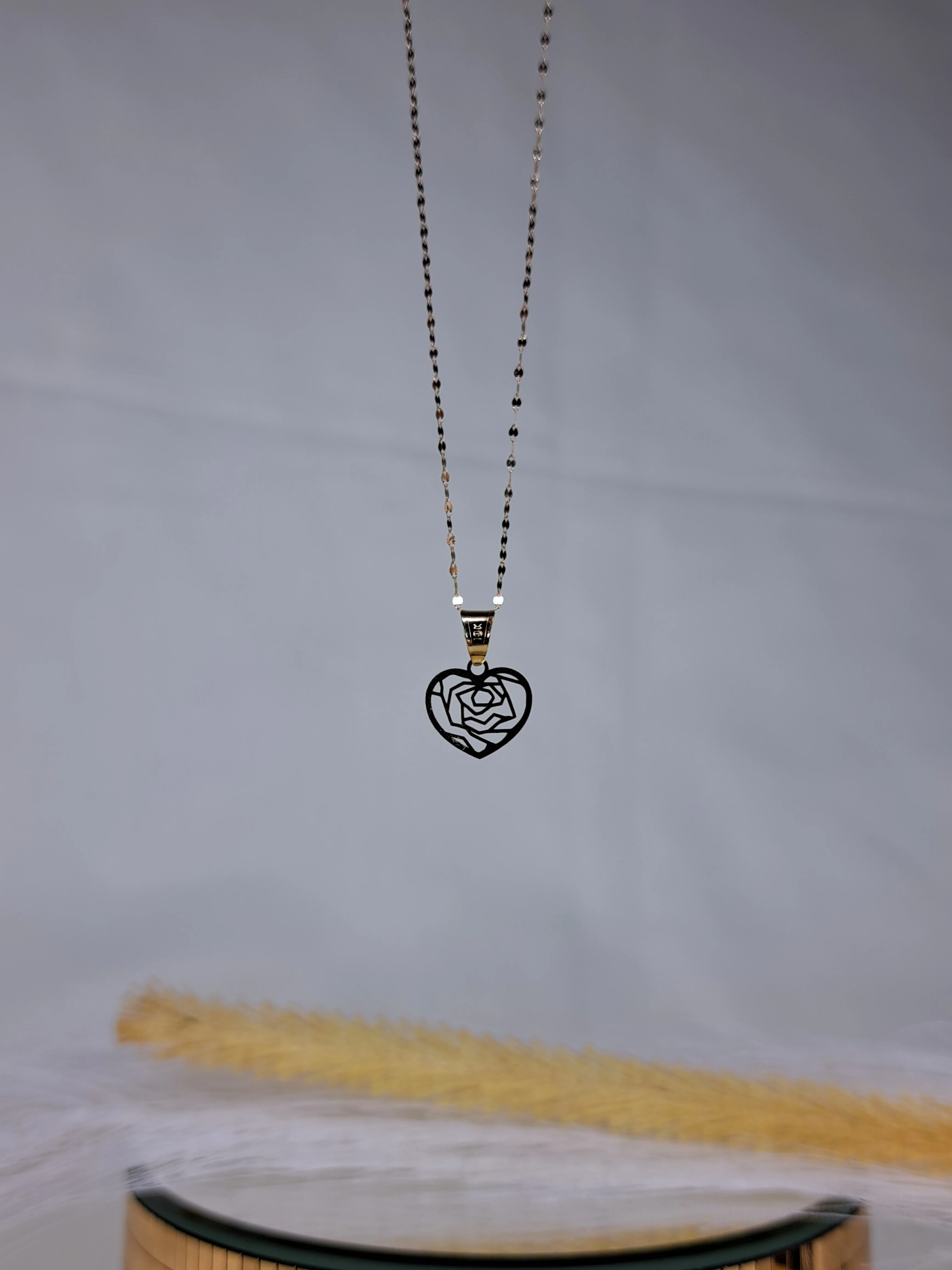 18K Pure Gold Heart With Flower Design Necklace - Image 5