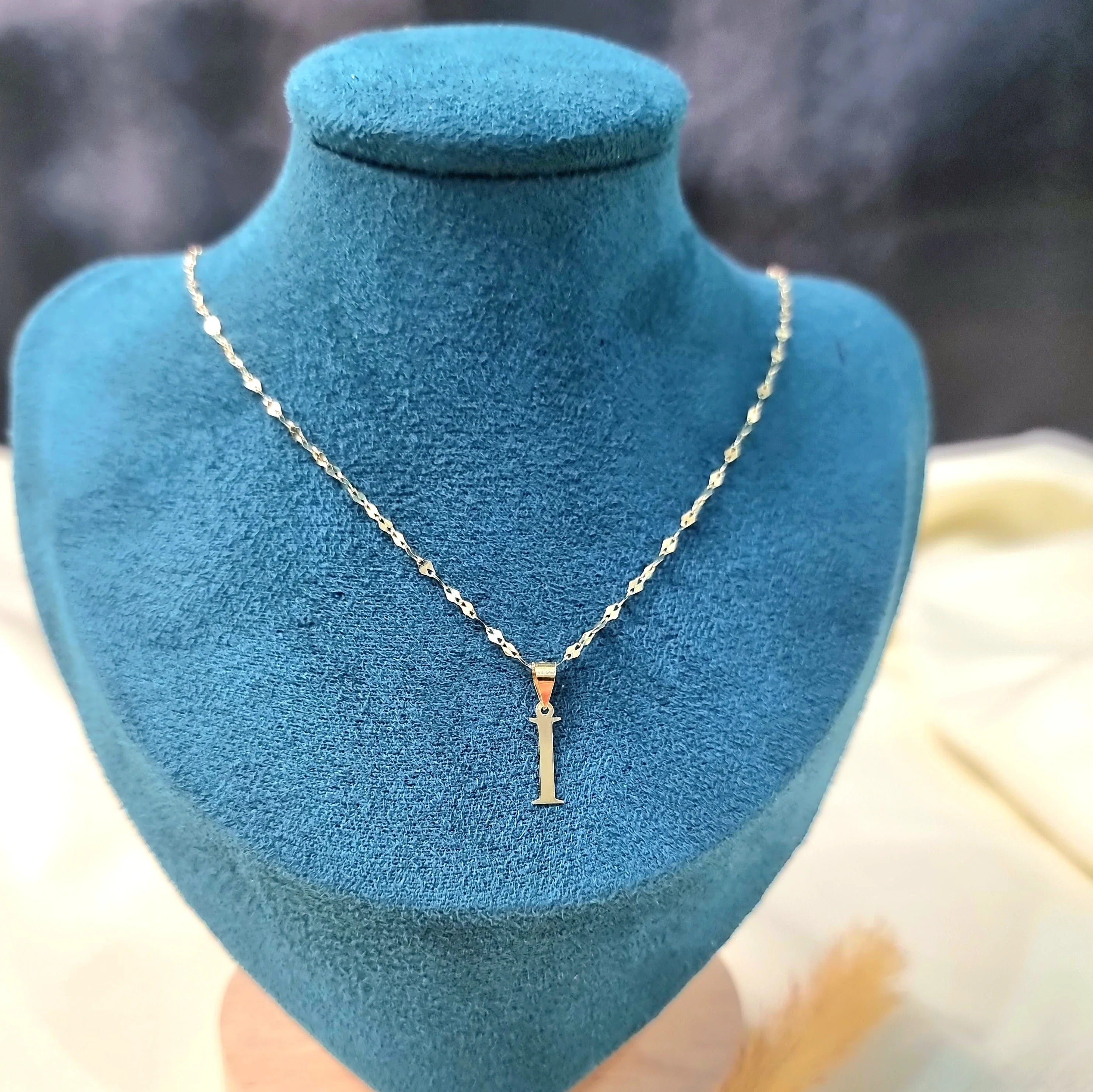 18K Pure Gold Letter I Design Necklace - Image 4
