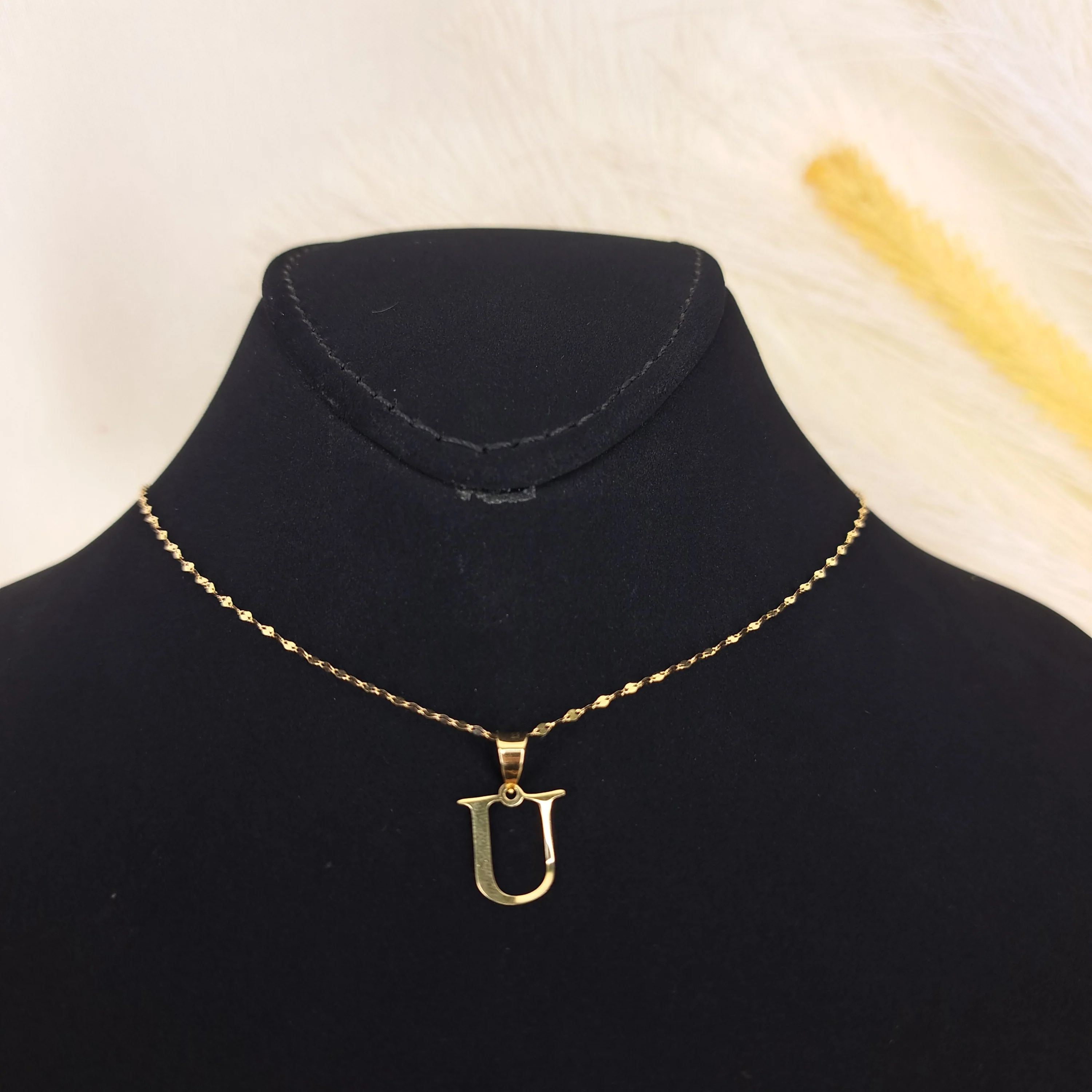 18K Pure Gold Letter U Design Necklace - Image 4