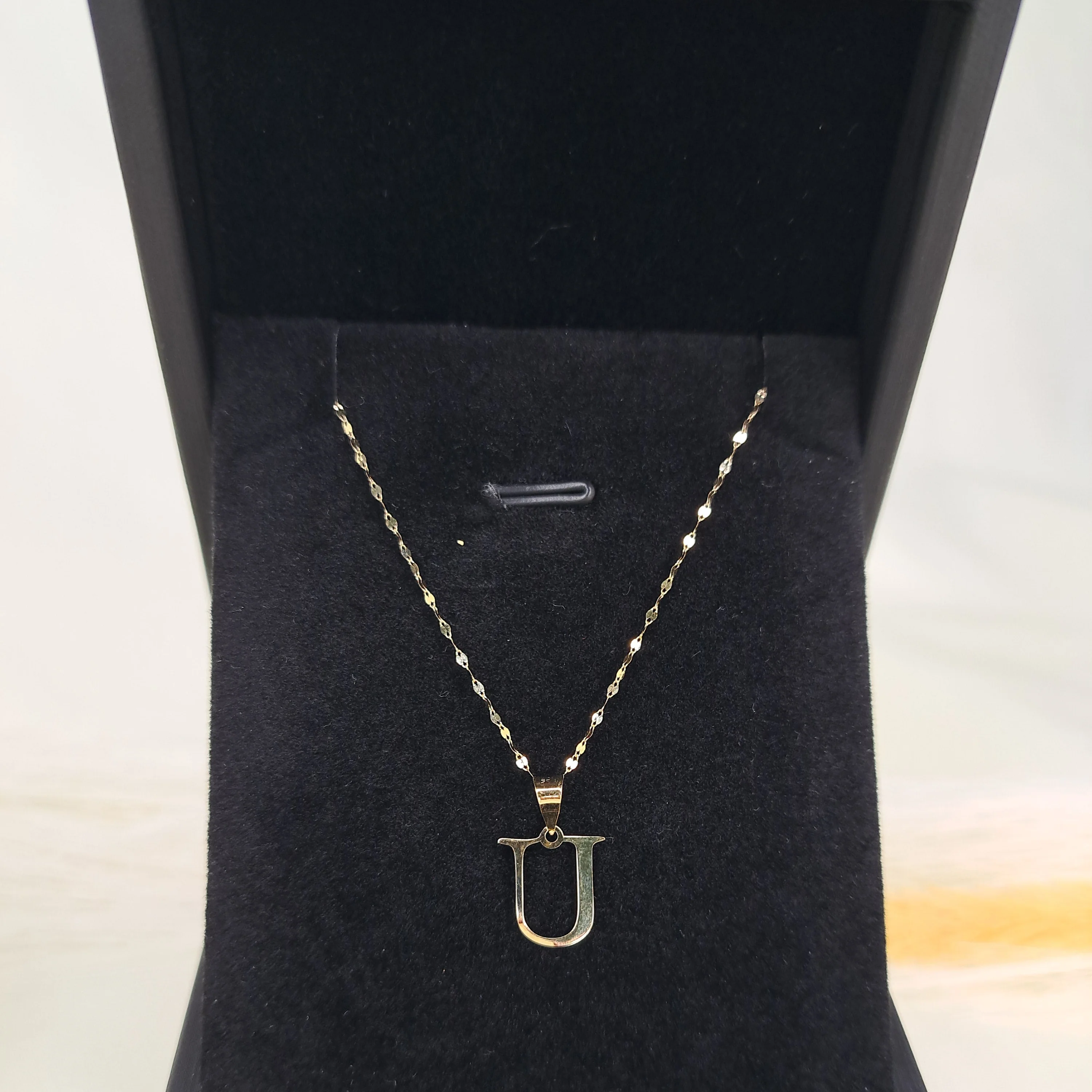 18K Pure Gold Letter U Design Necklace - Image 5