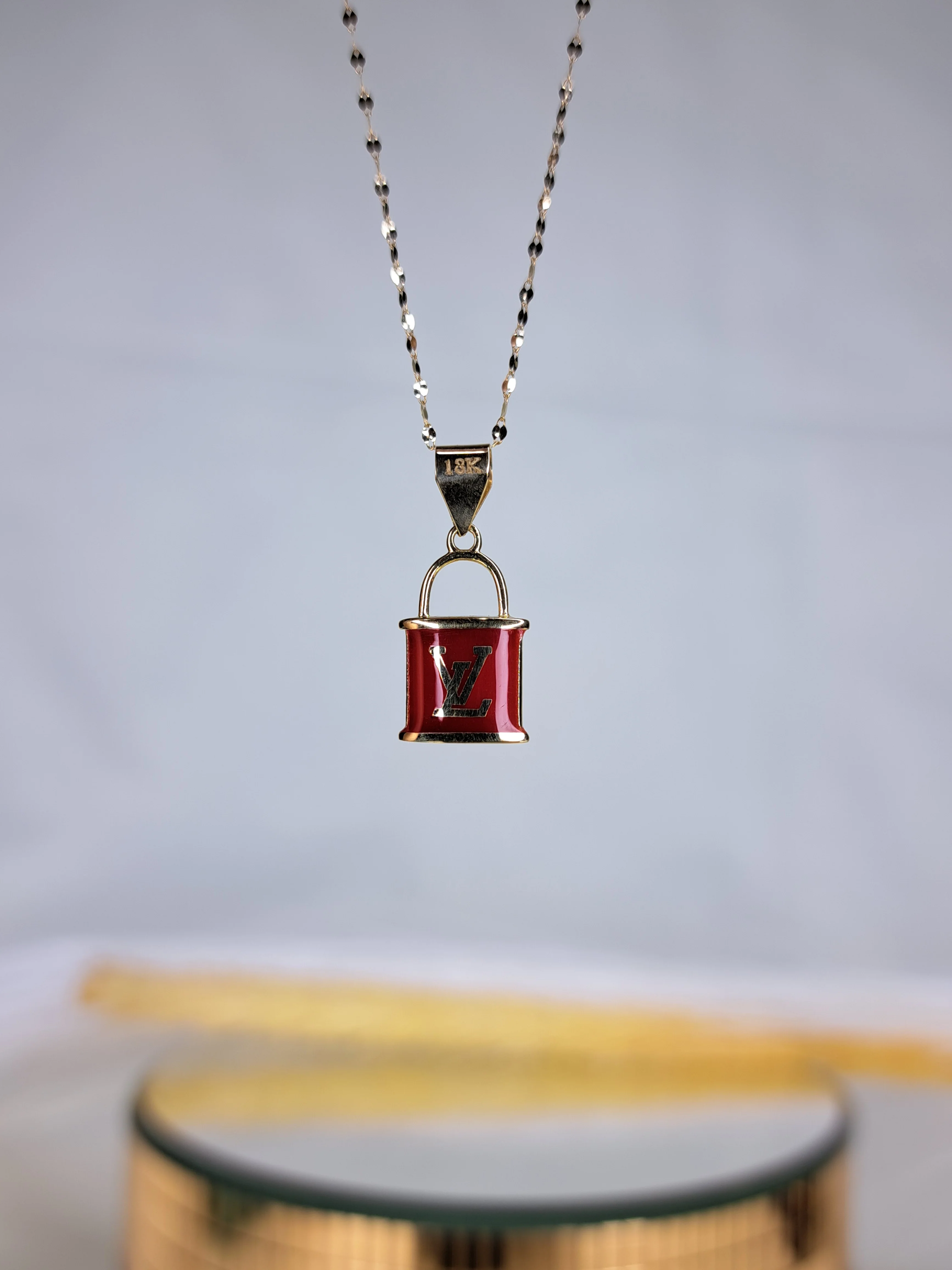 18K Pure Gold Lock Elegant Necklace - Image 5