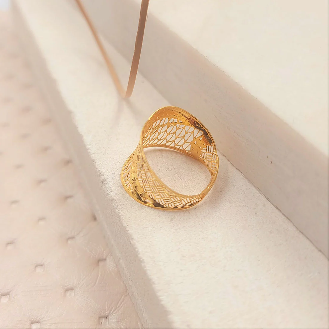 21K Pure Gold Elegant Classy Ring Design - Image 6
